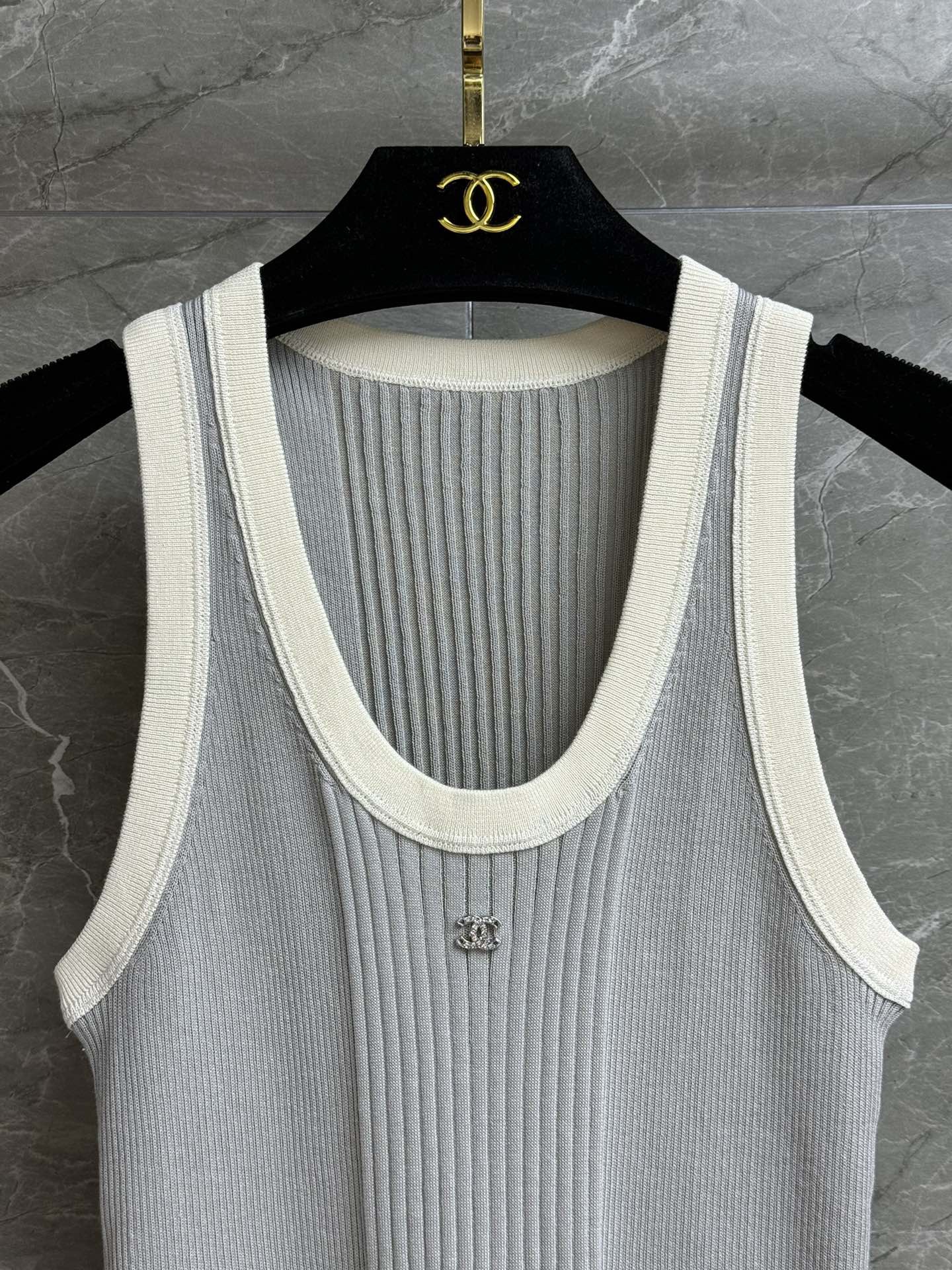 TOP - Image 2