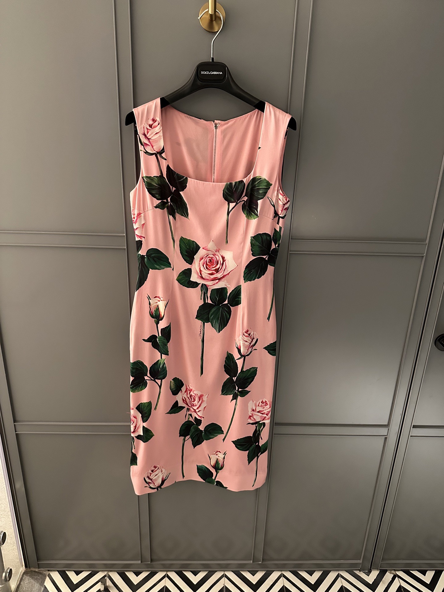 DRESS