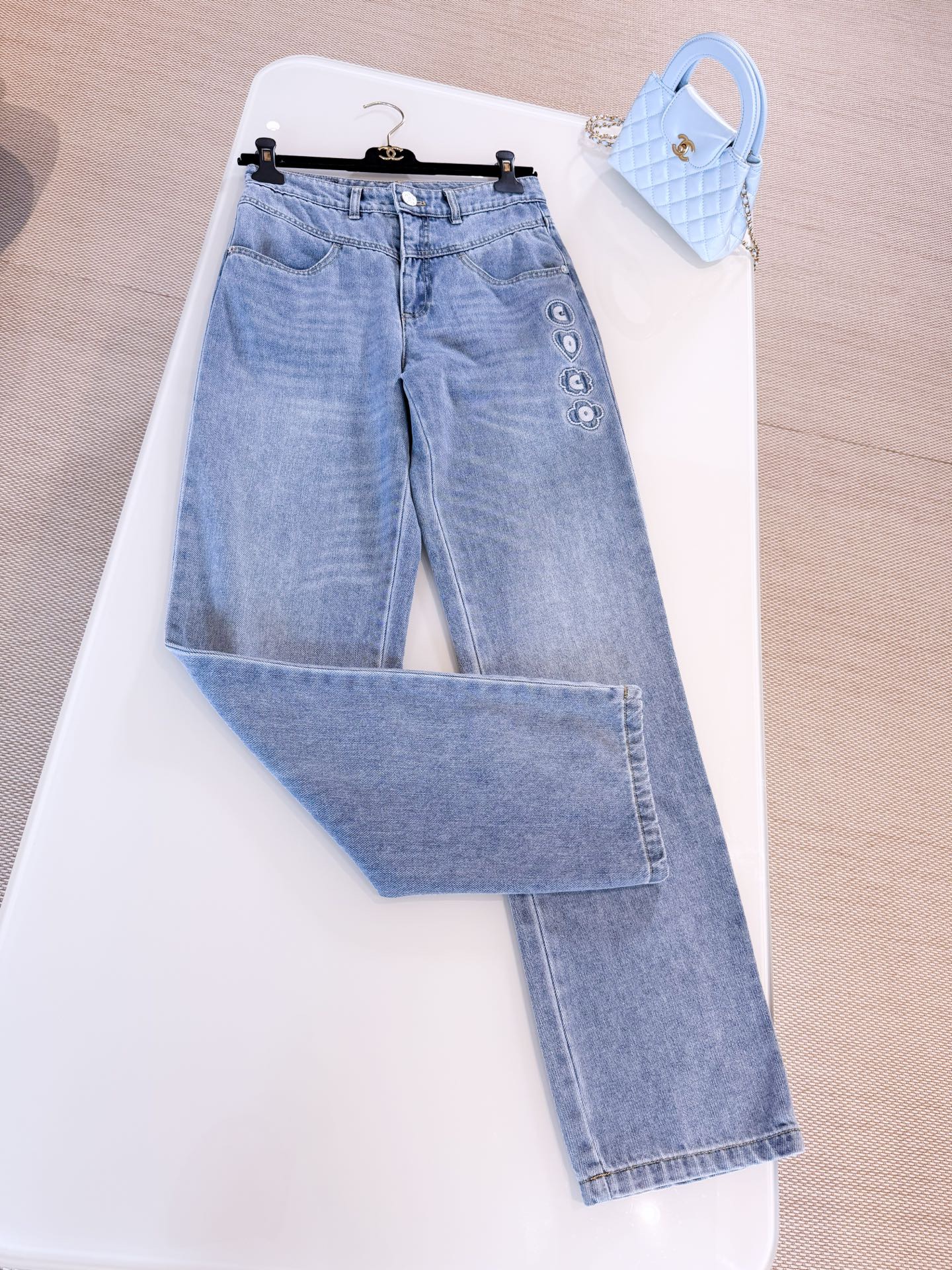 JEANS  - Image 3