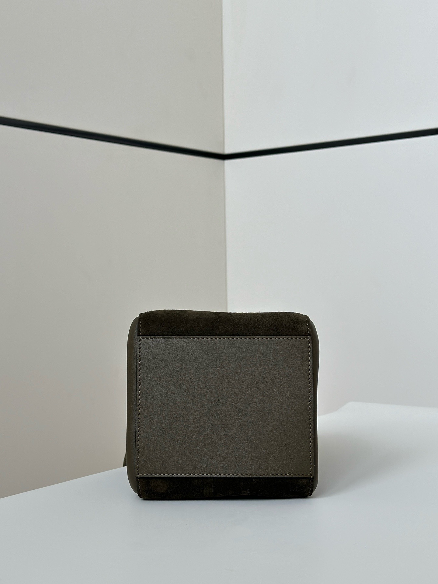 15x15x19 - Image 5
