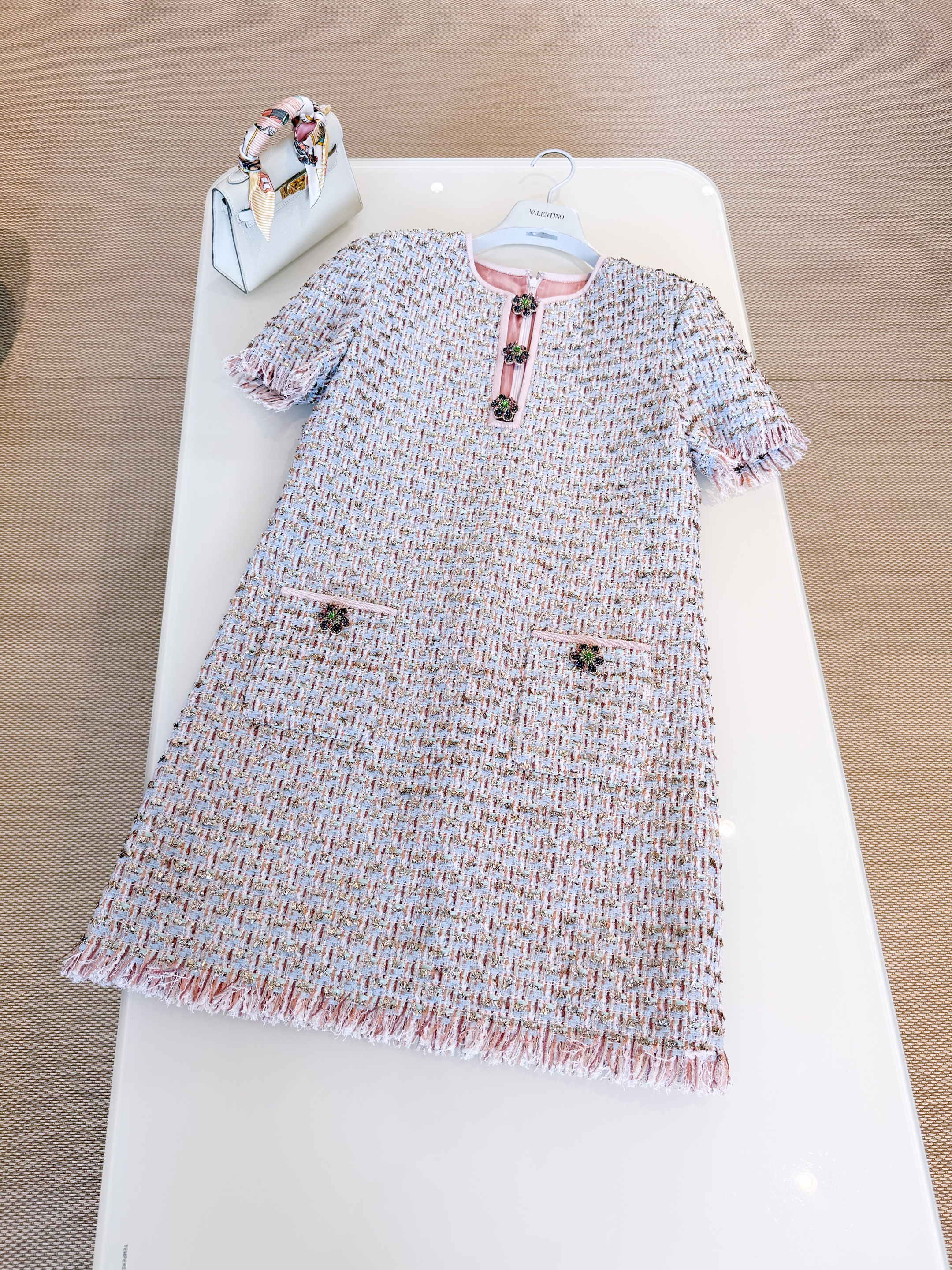 DRESS