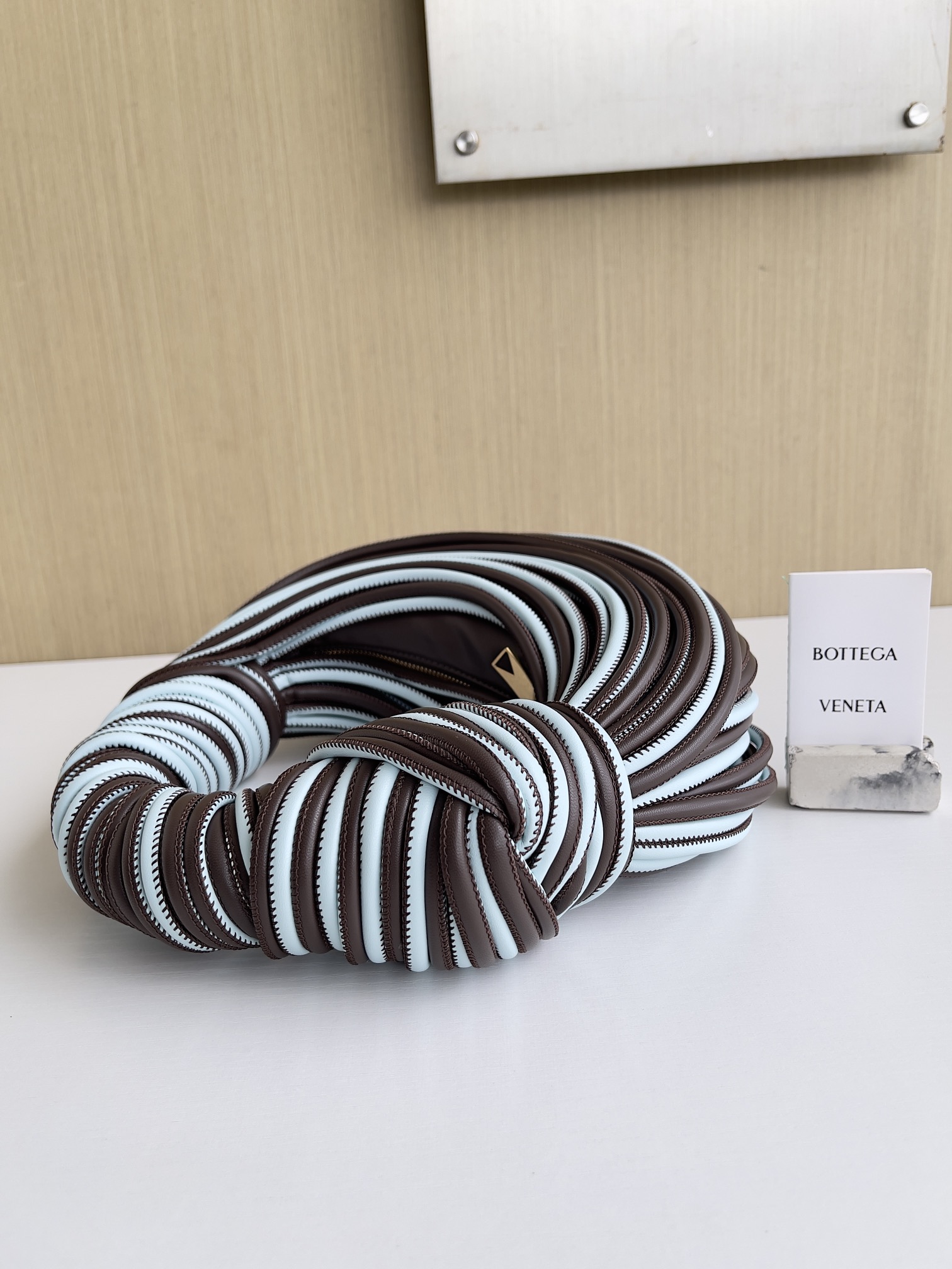 23x28x8cm - Image 3