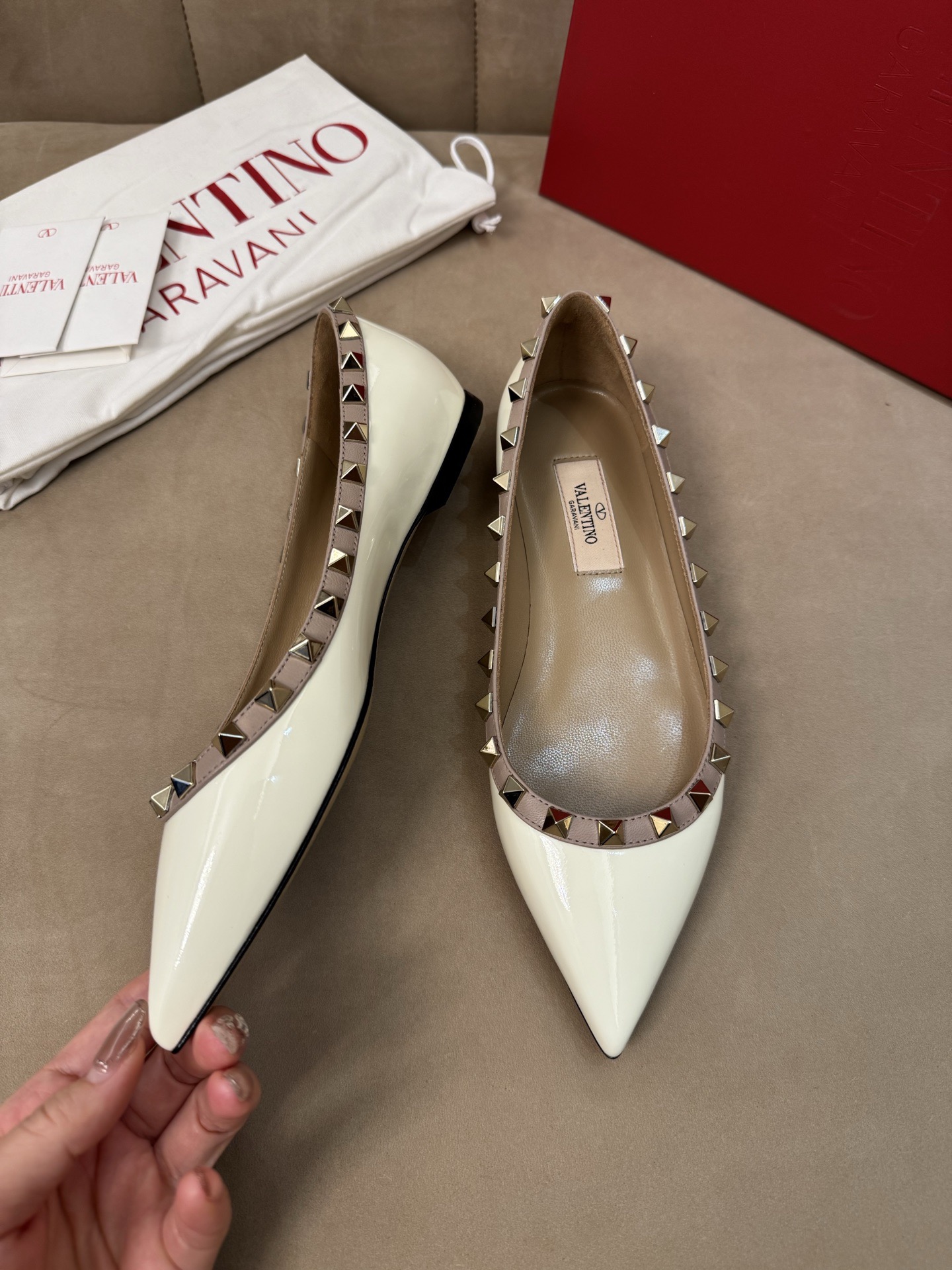 Patent Rockstud Flat