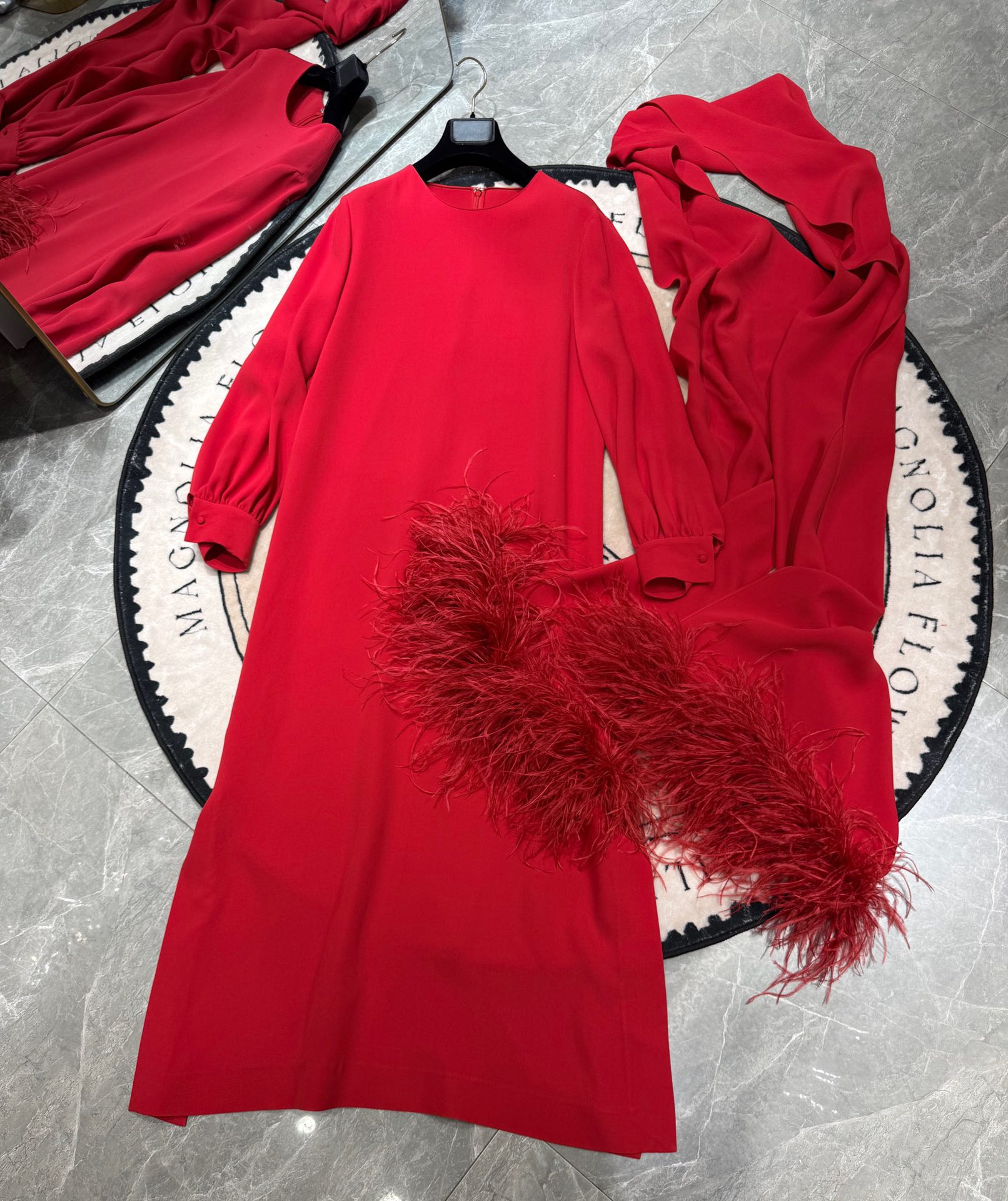 DRESS