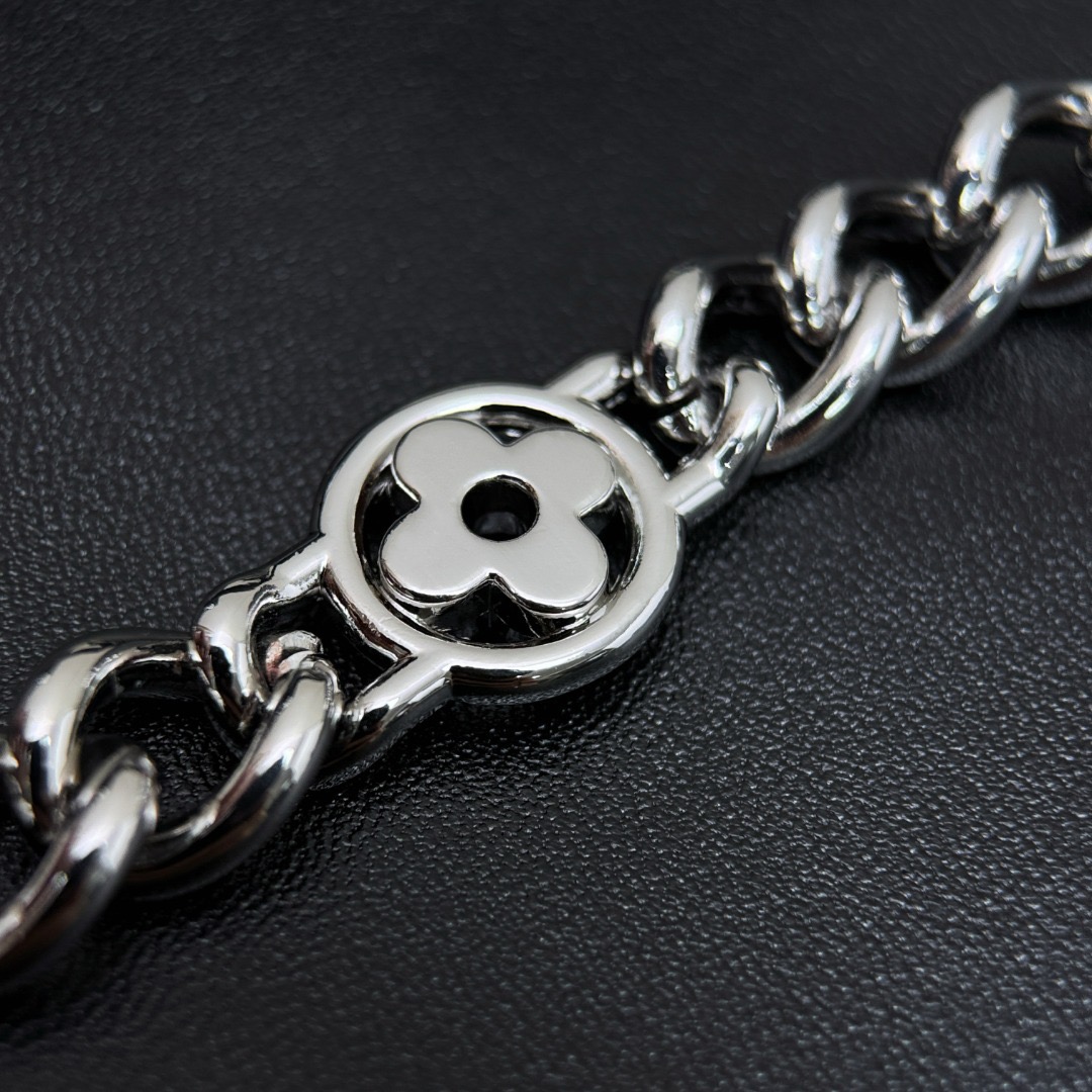 26x10x17 - Image 7
