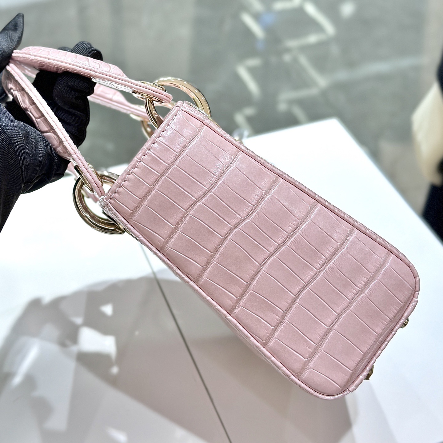 CROCODILE LEATHER  - Image 8