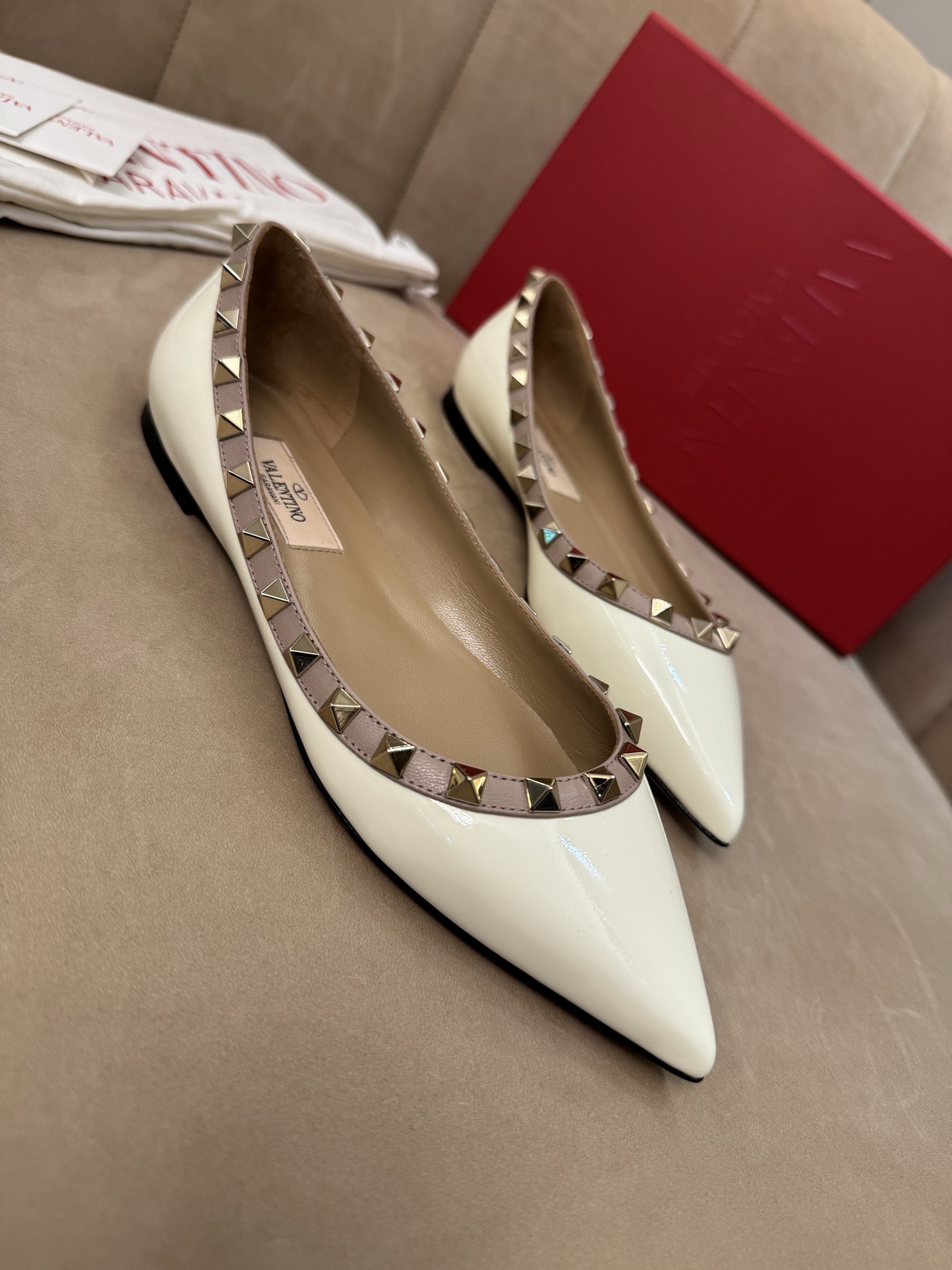Patent Rockstud Flat - Image 2