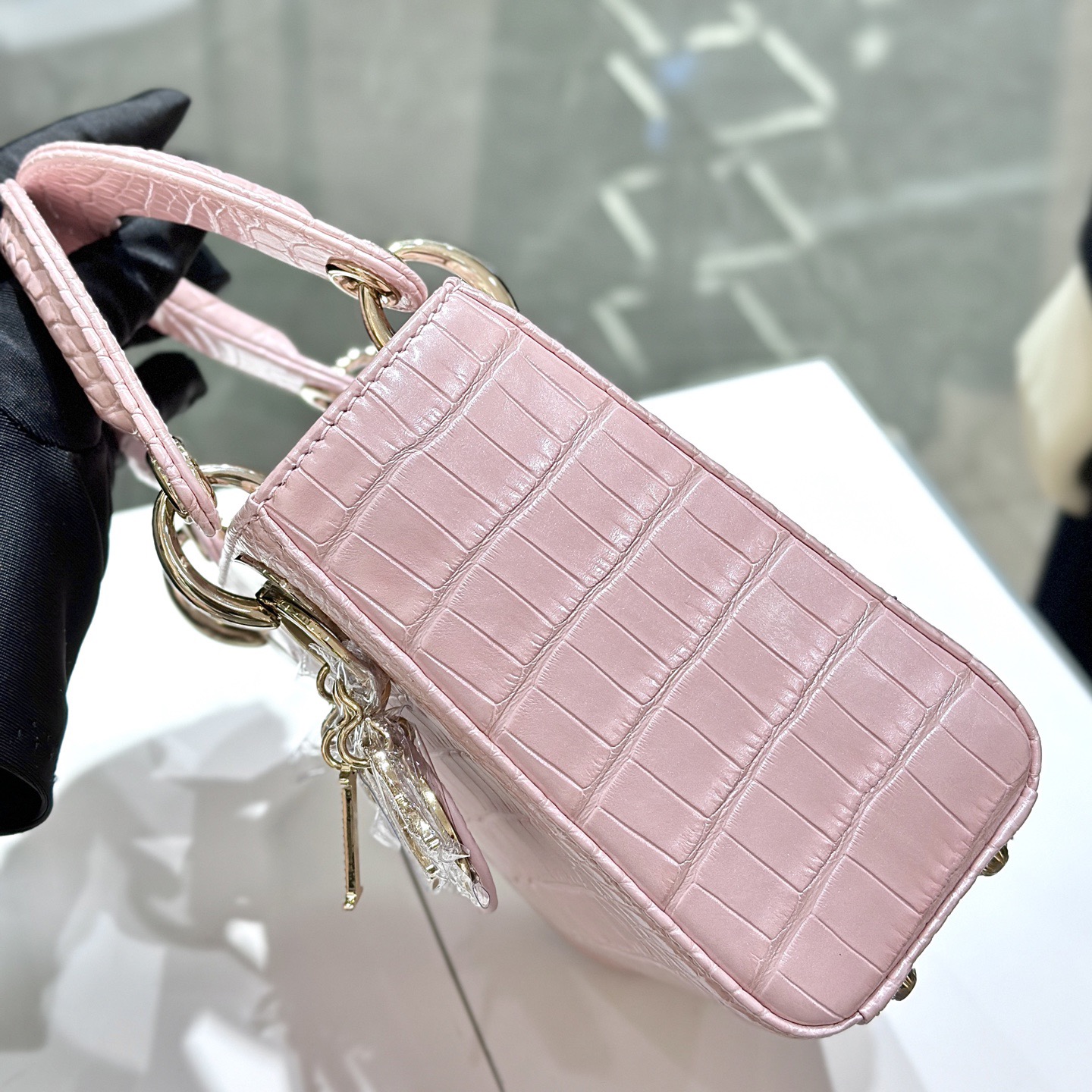 CROCODILE LEATHER  - Image 7