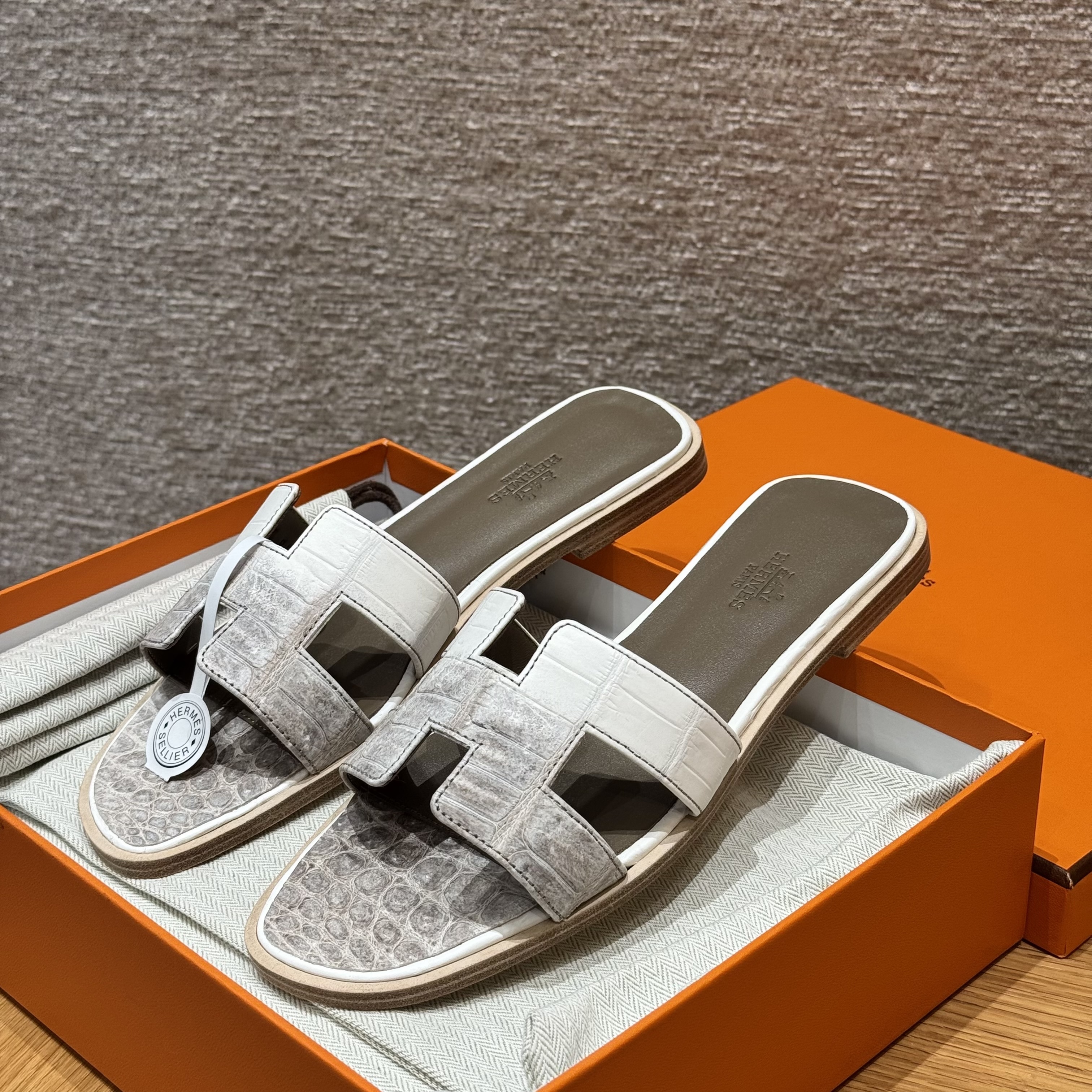Oran Sandal
