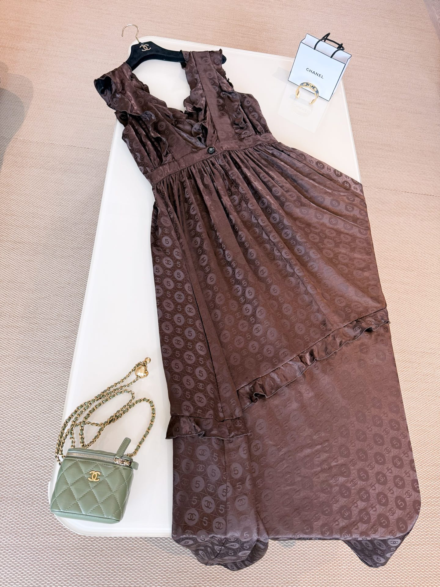 DRESS