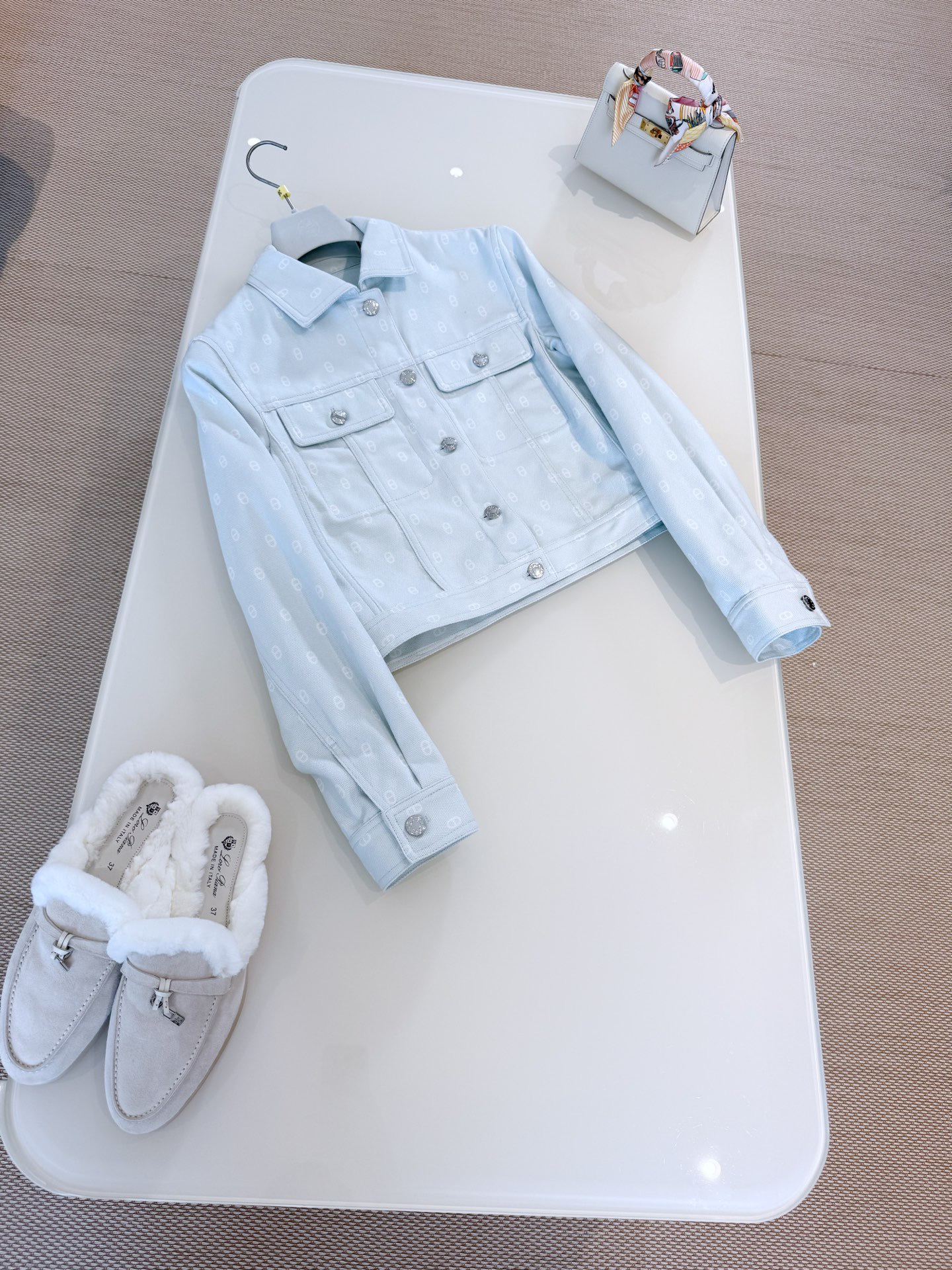 JACKET 