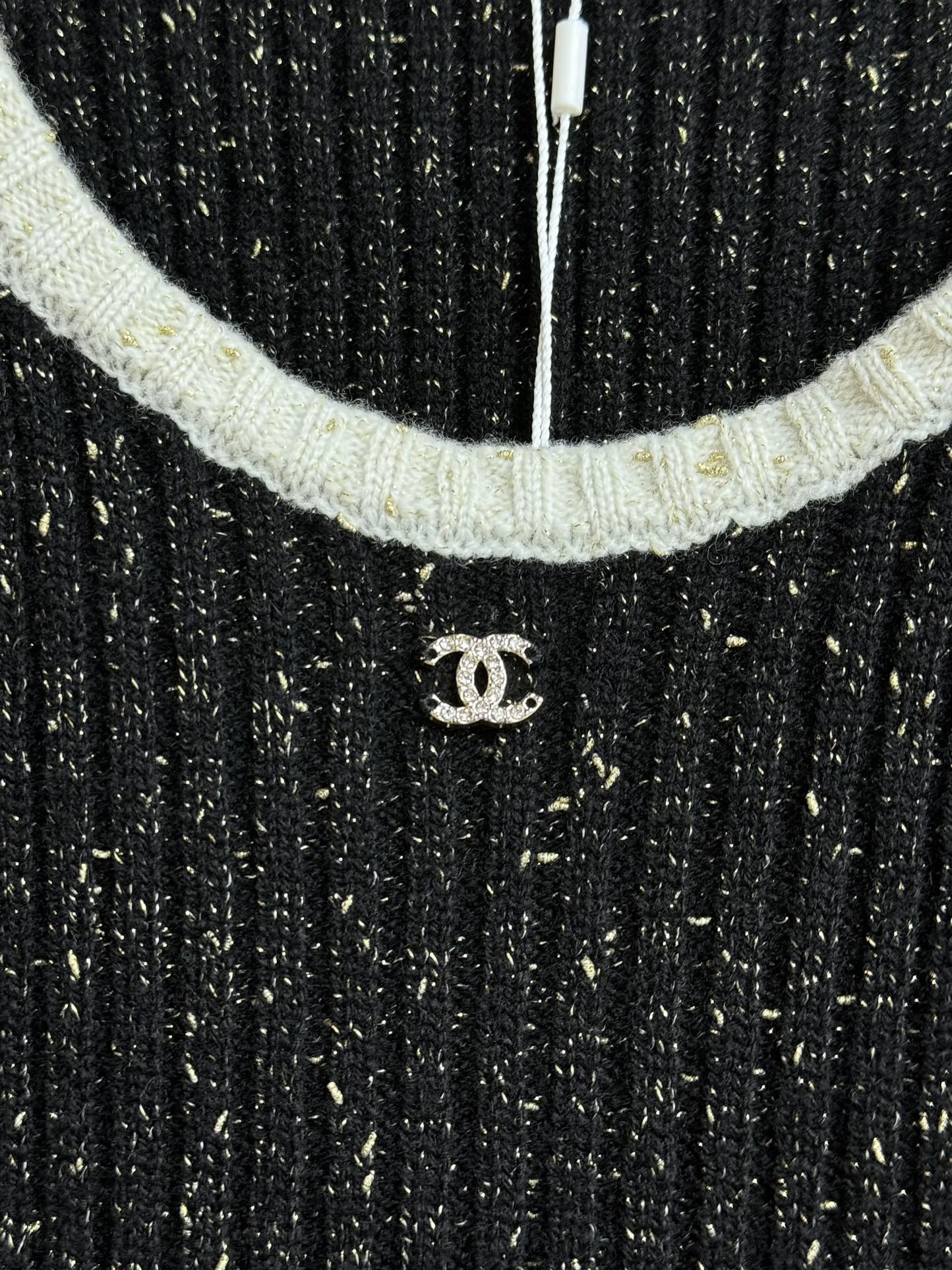 TOP - Image 4