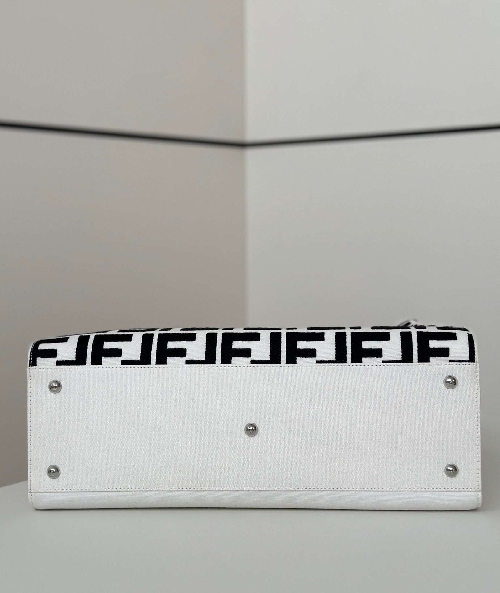 41x16x28 - Image 4