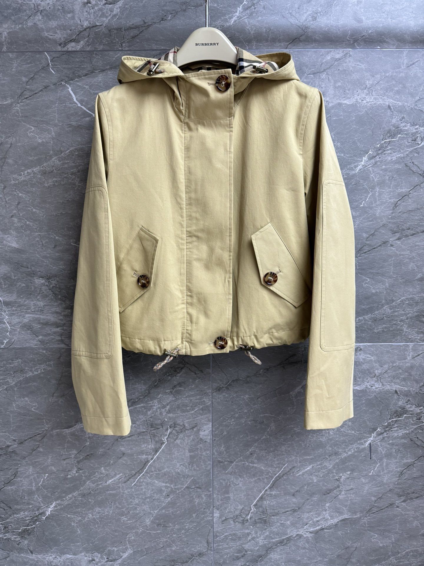 JACKET 