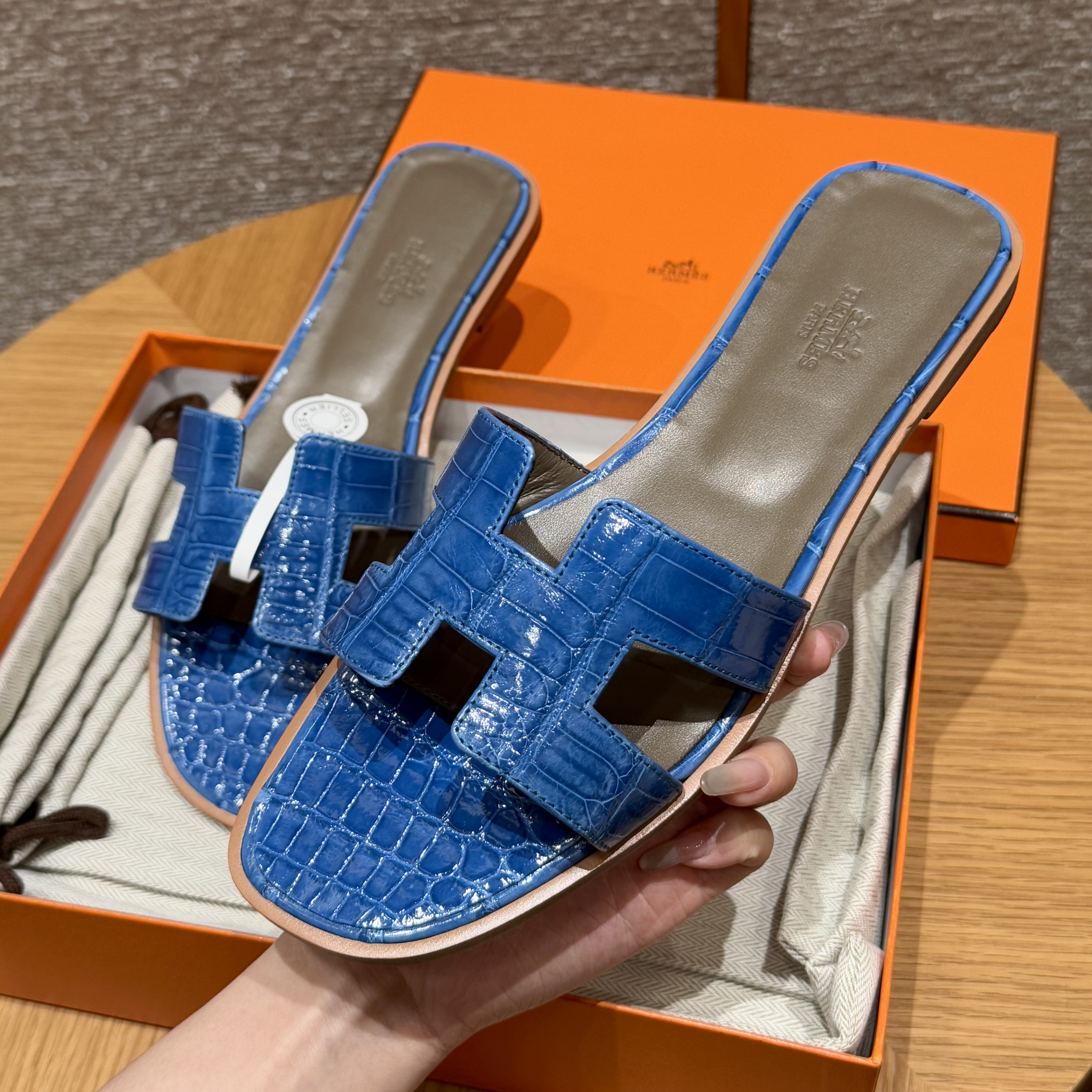 Oran Sandal