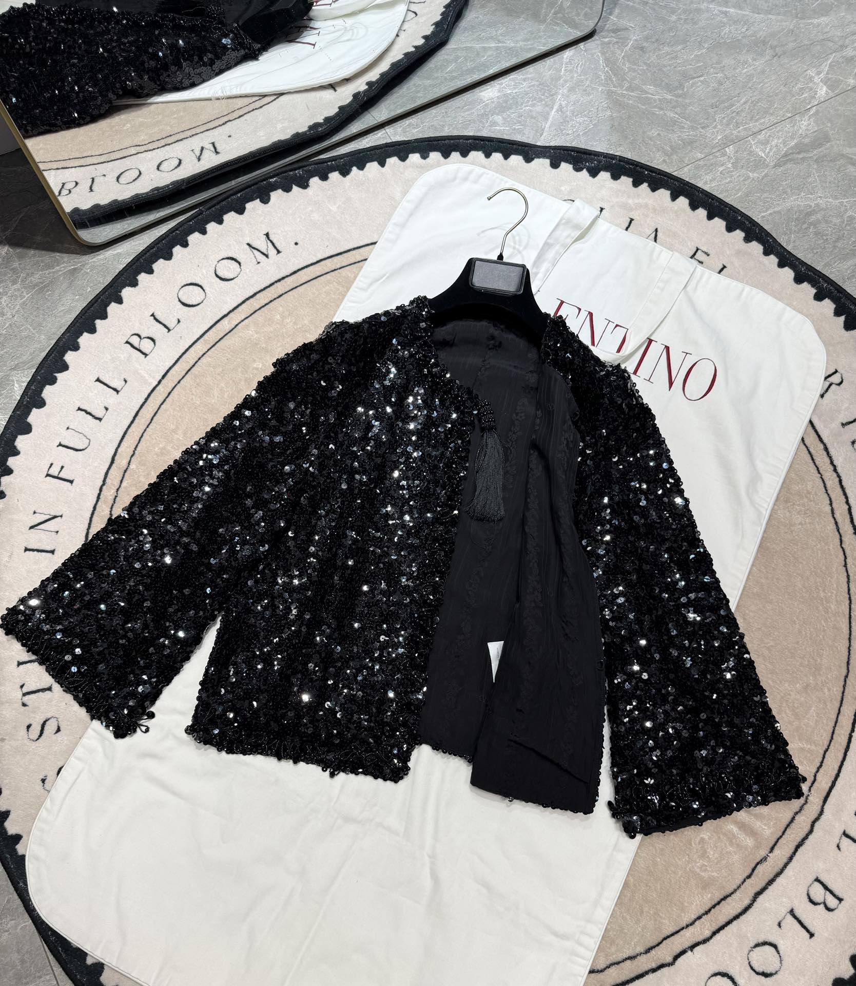 JACKET 