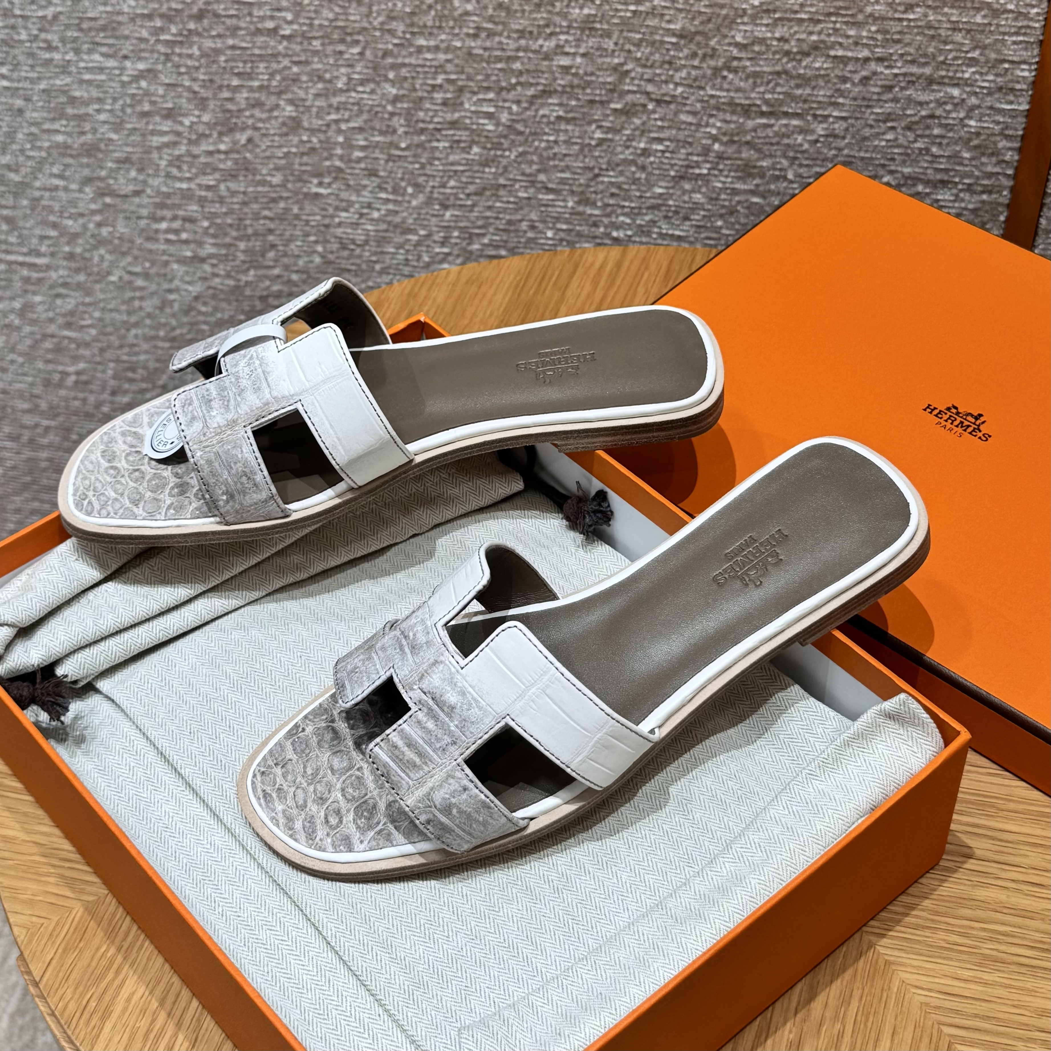 Oran Sandal