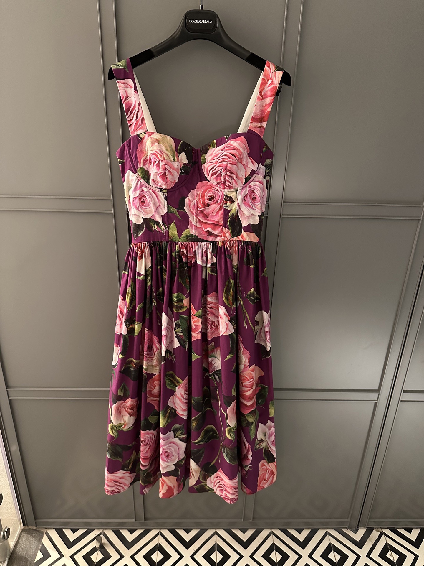 DRESS
