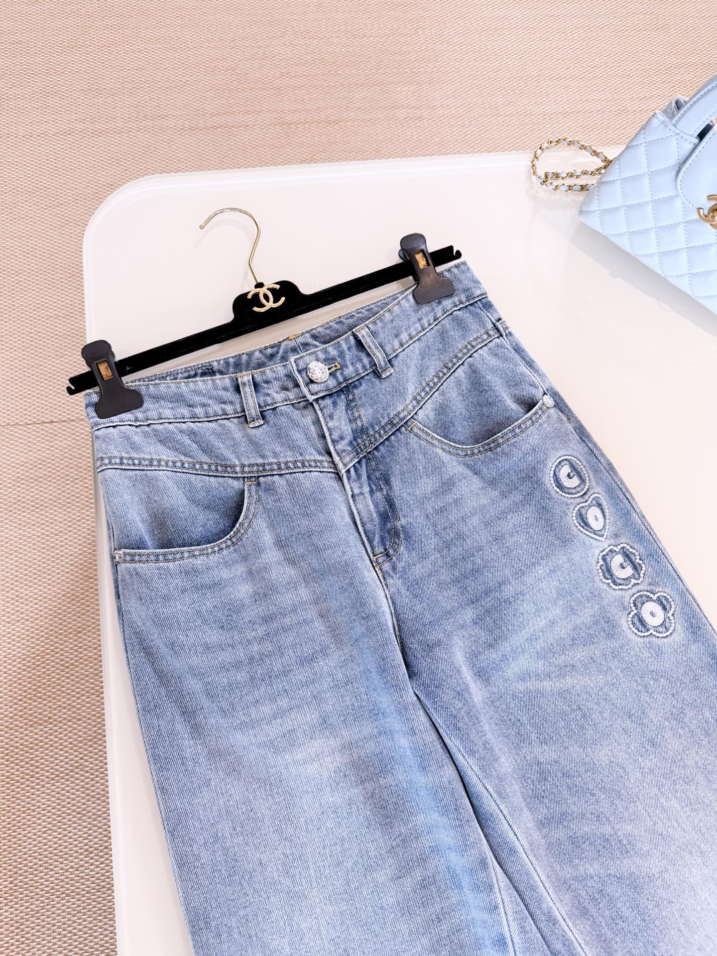 JEANS  - Image 2