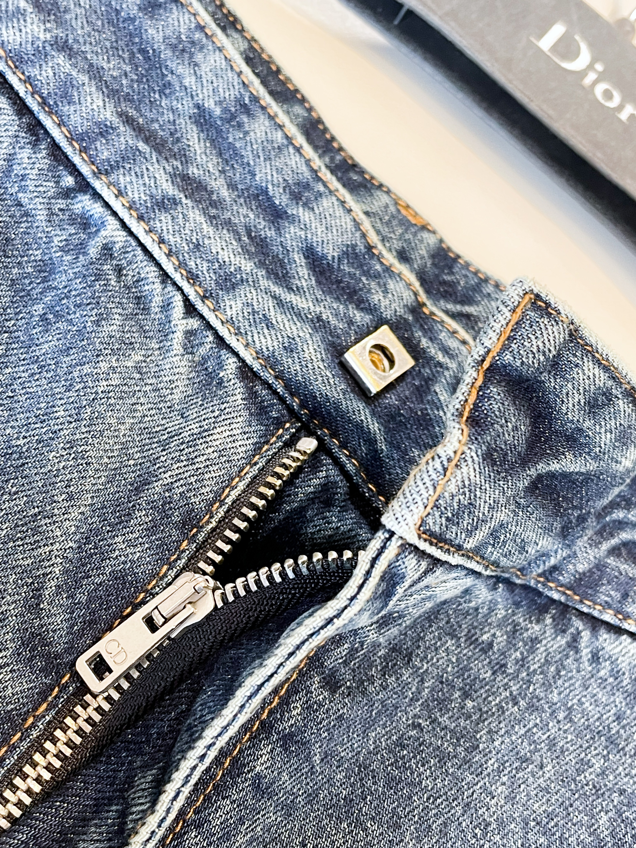JEANS  - Image 4