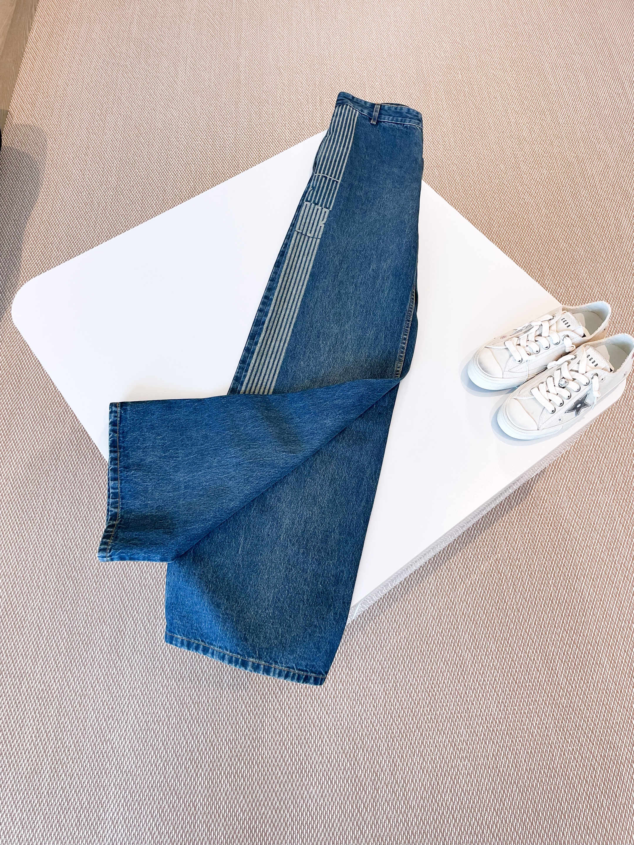 JEANS  - Image 3