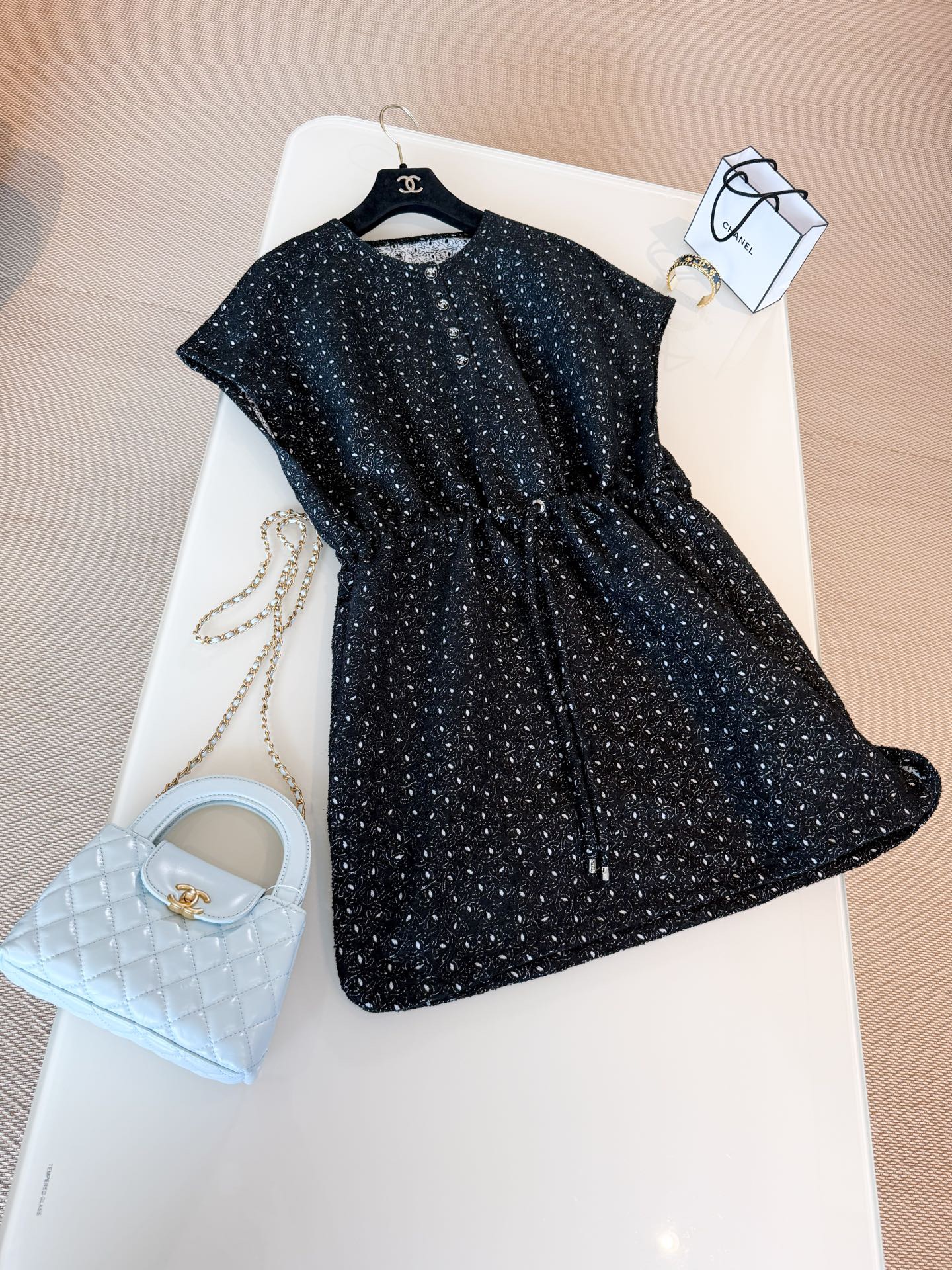 DRESS