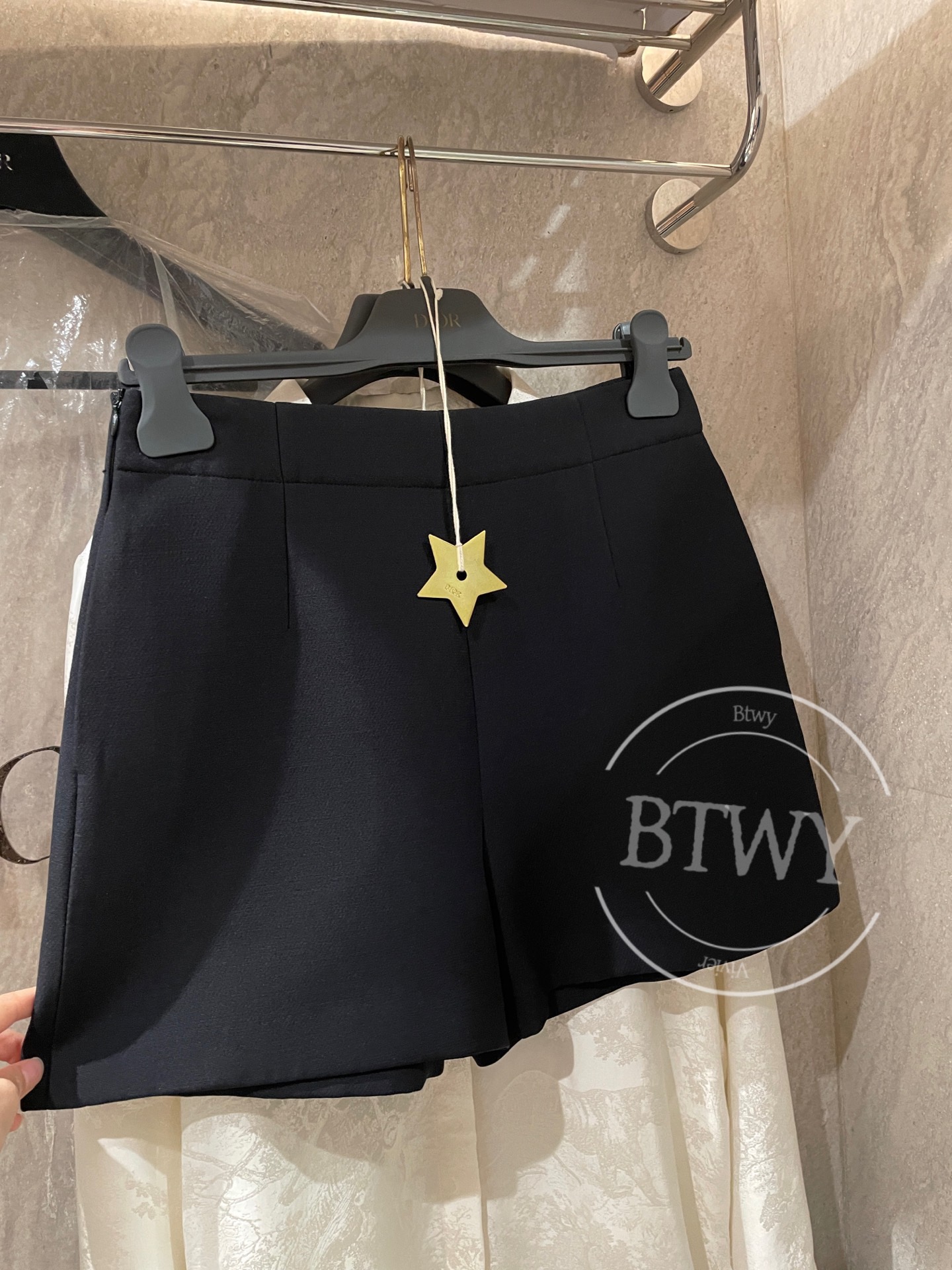 SHORTS - Image 5