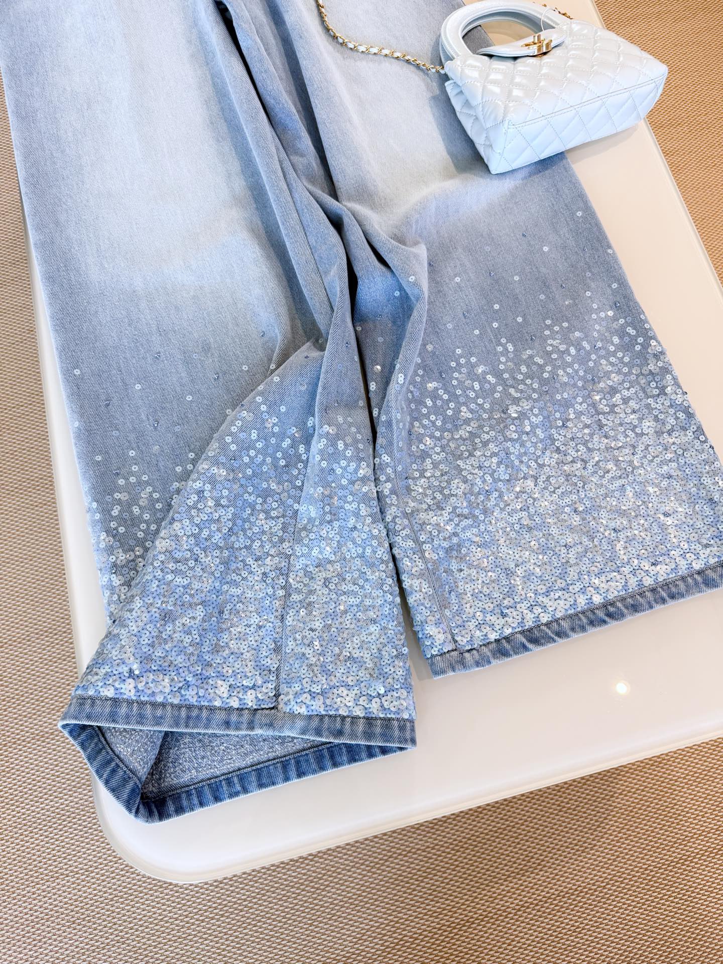 JEANS  - Image 9