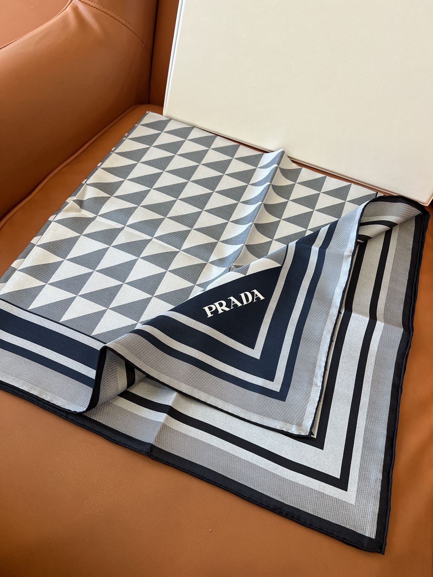 90x90cm