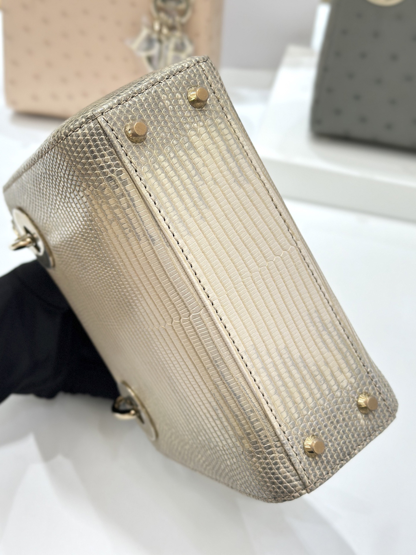 LADY17 - Image 7