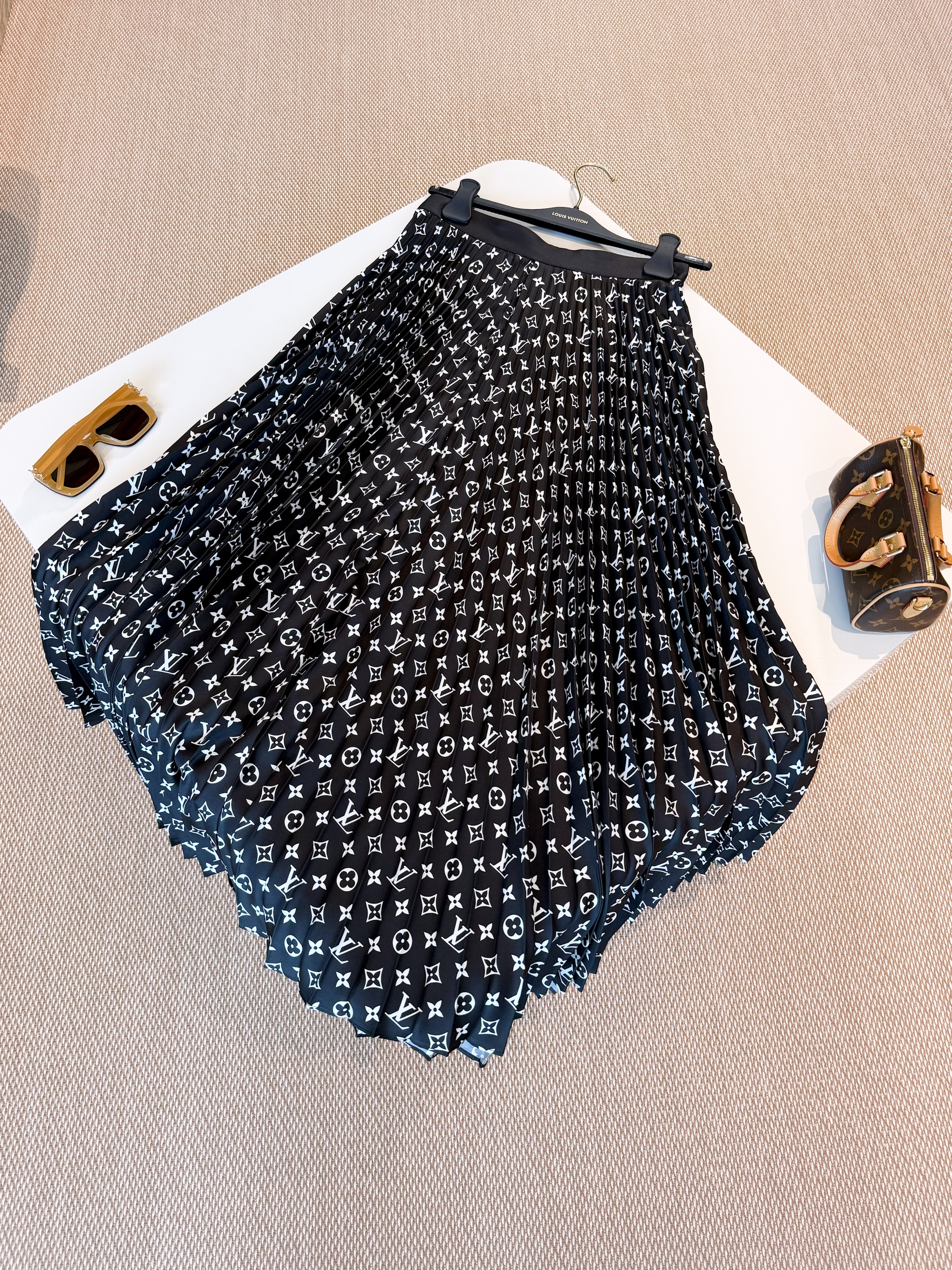 SKIRT 