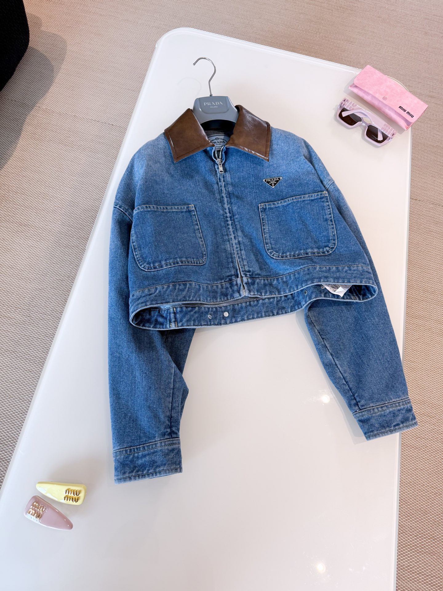 JACKET 