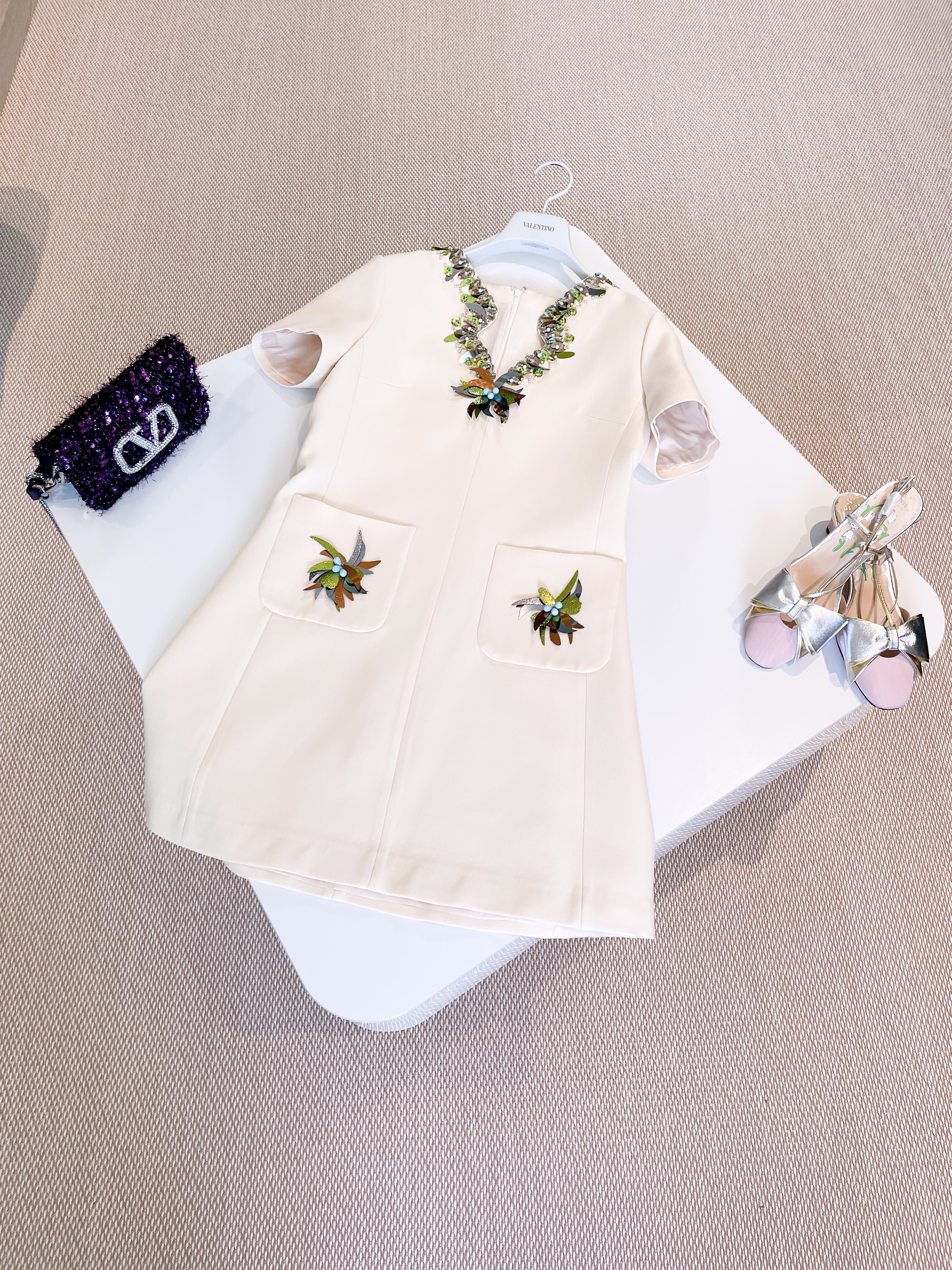 DRESS