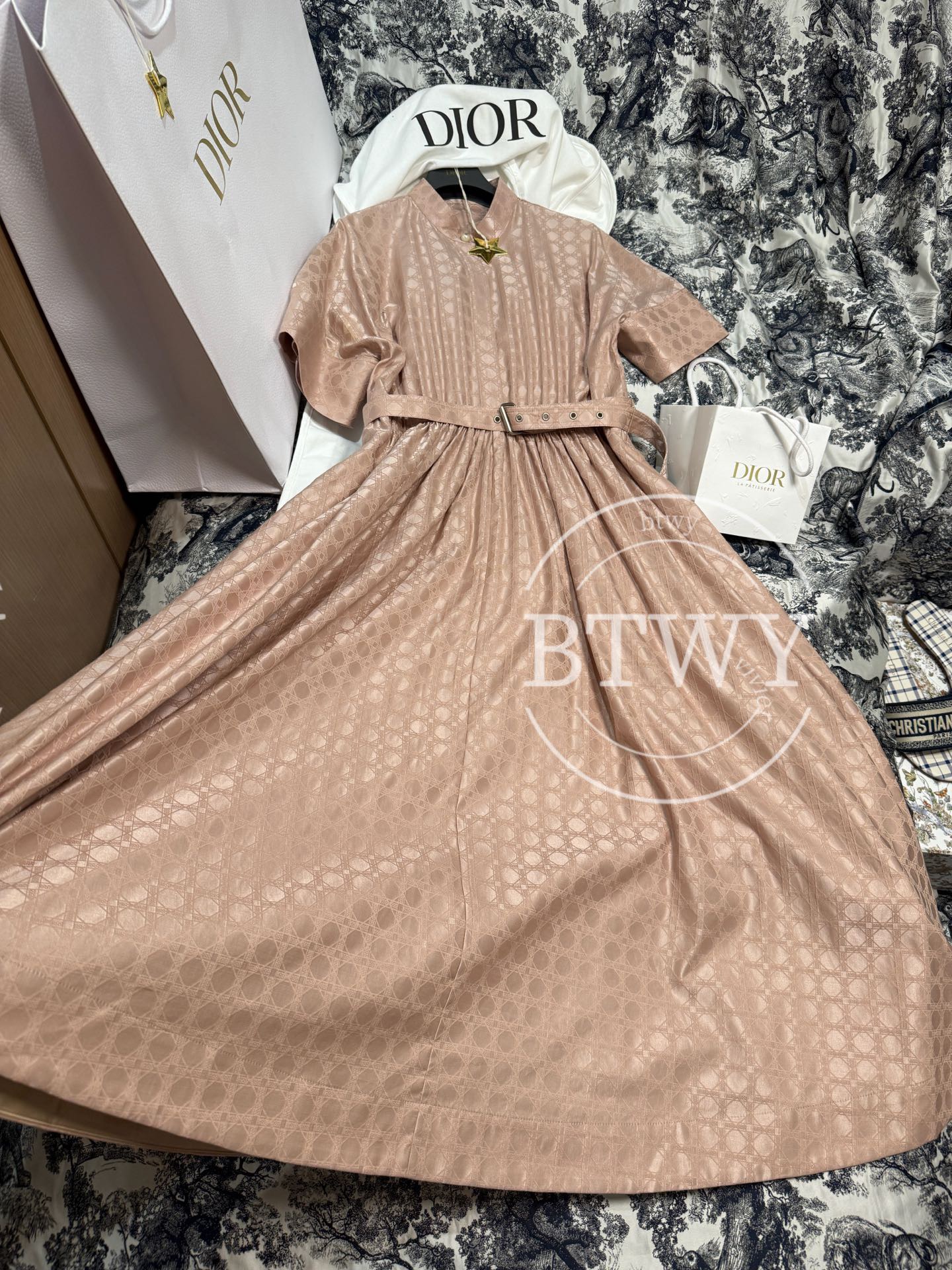 DRESS - Image 4