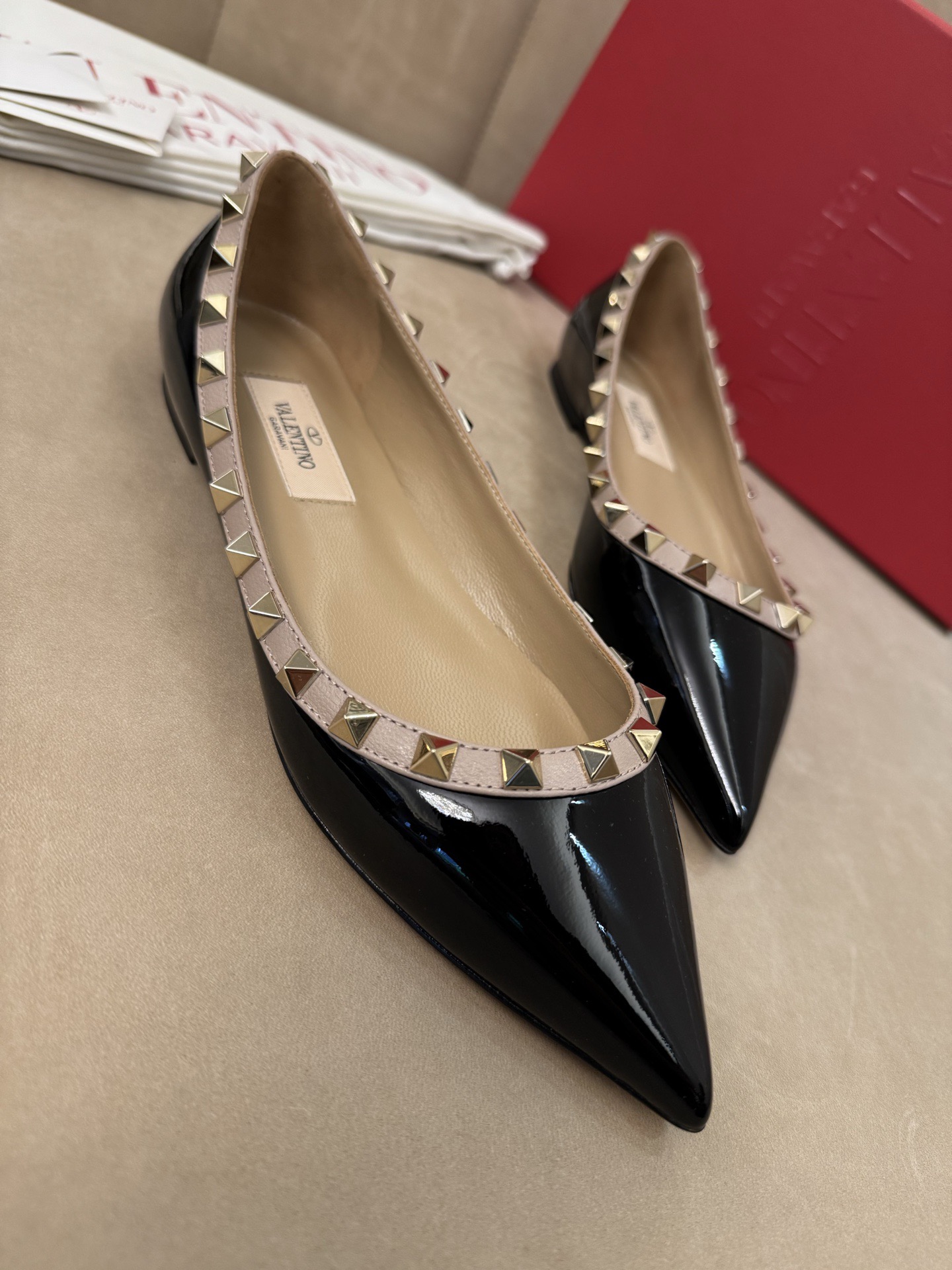 Patent Rockstud Flat - Image 2