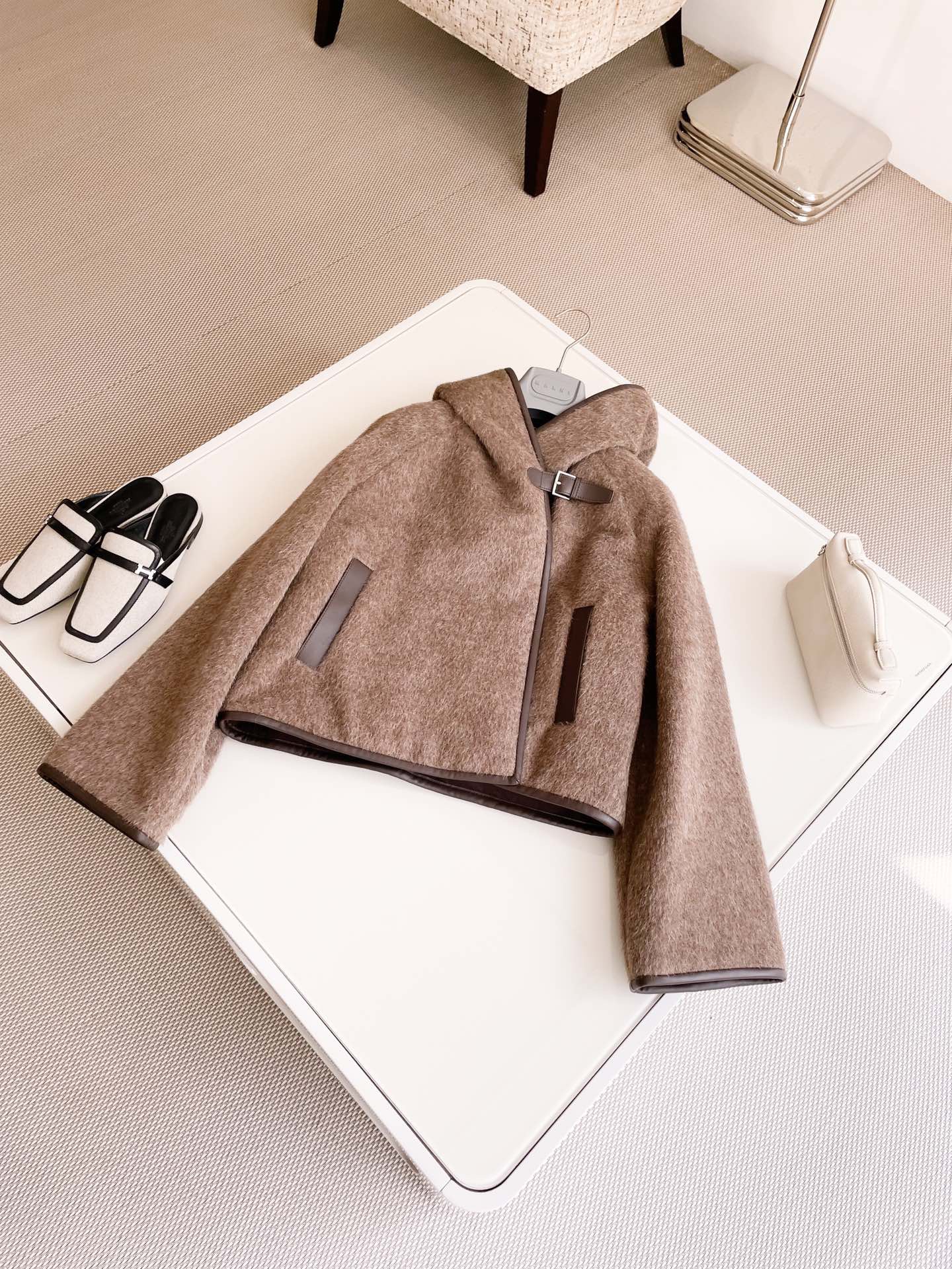 JACKET 