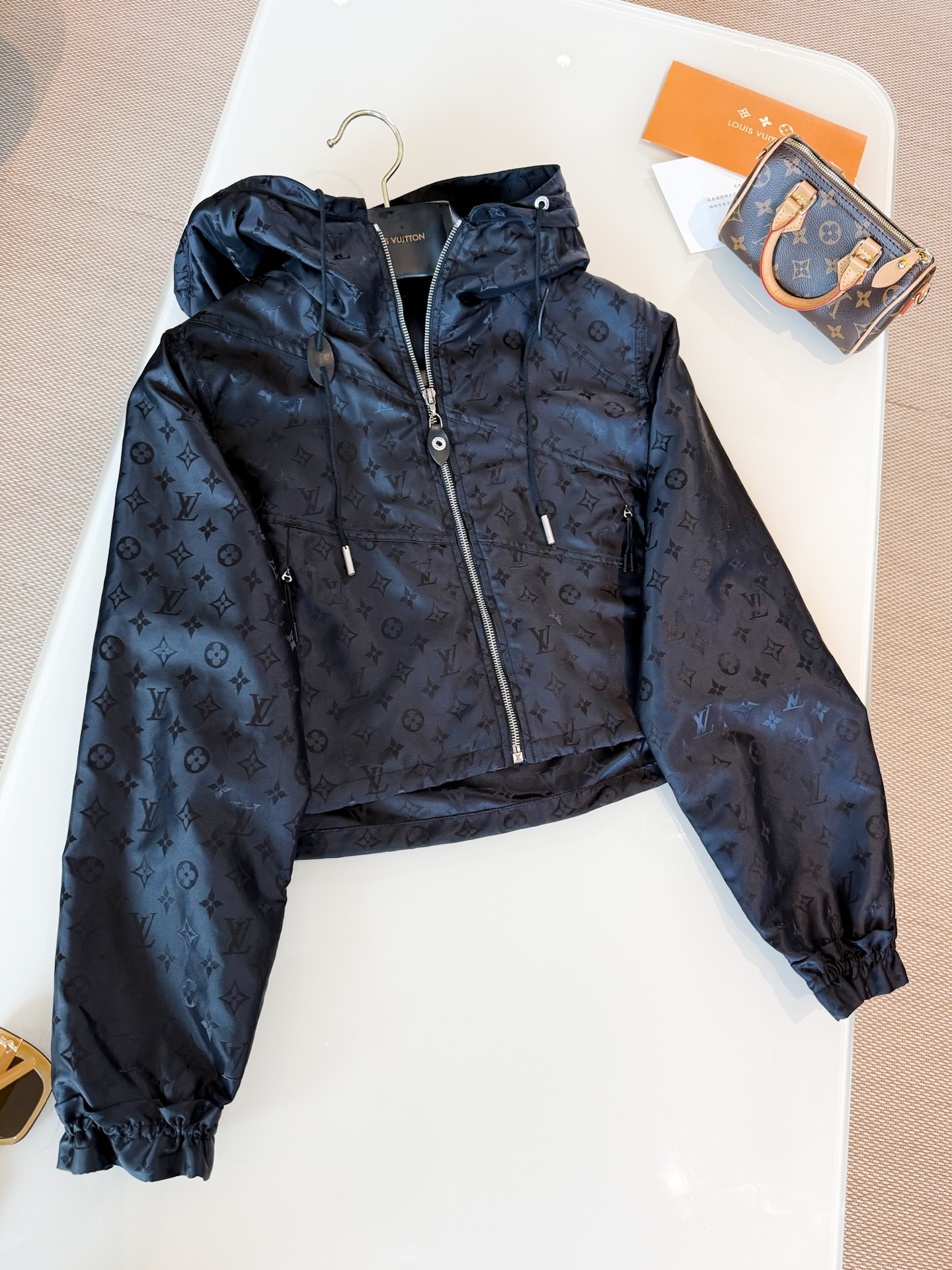 JACKET 