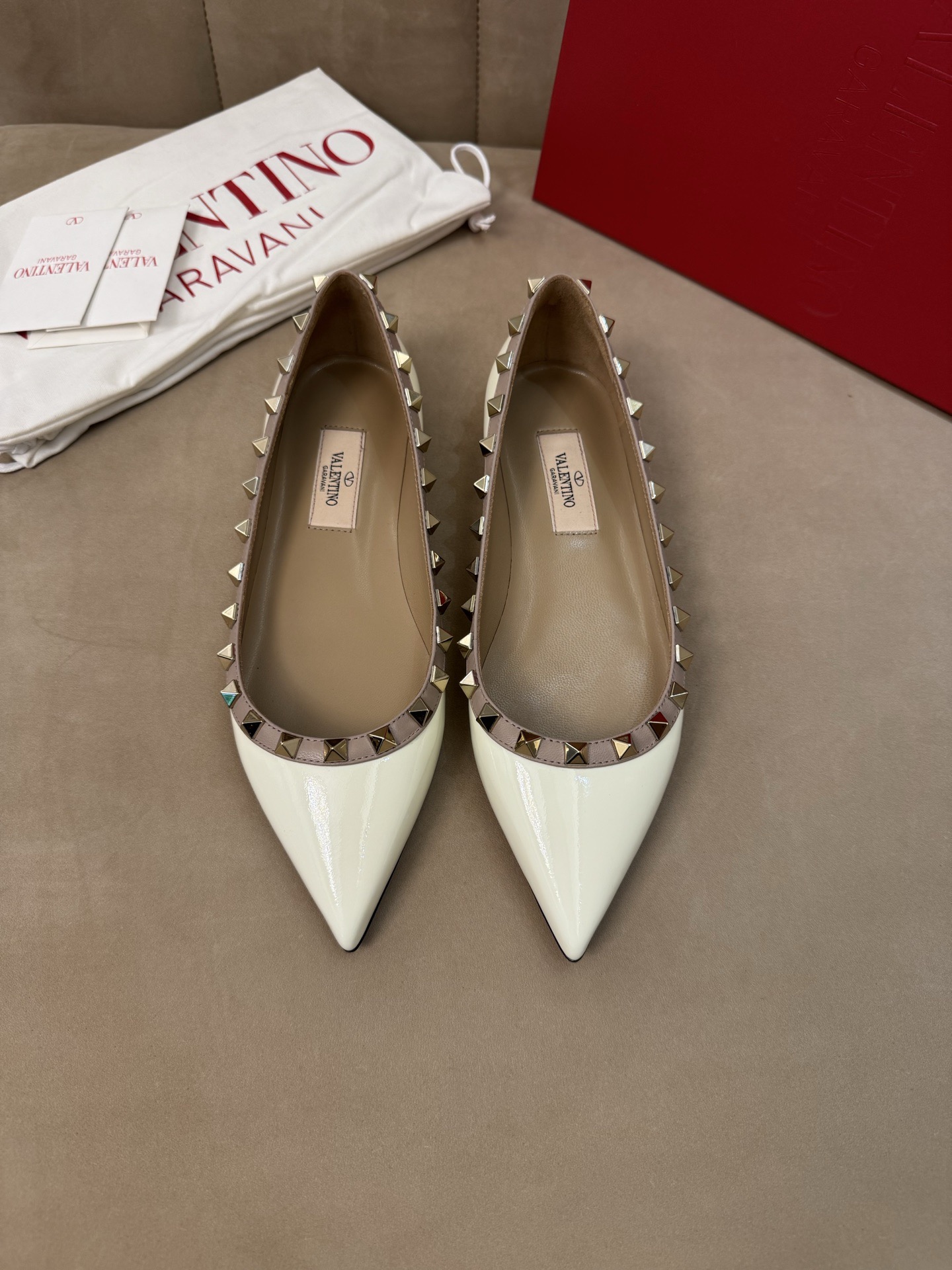 Patent Rockstud Flat