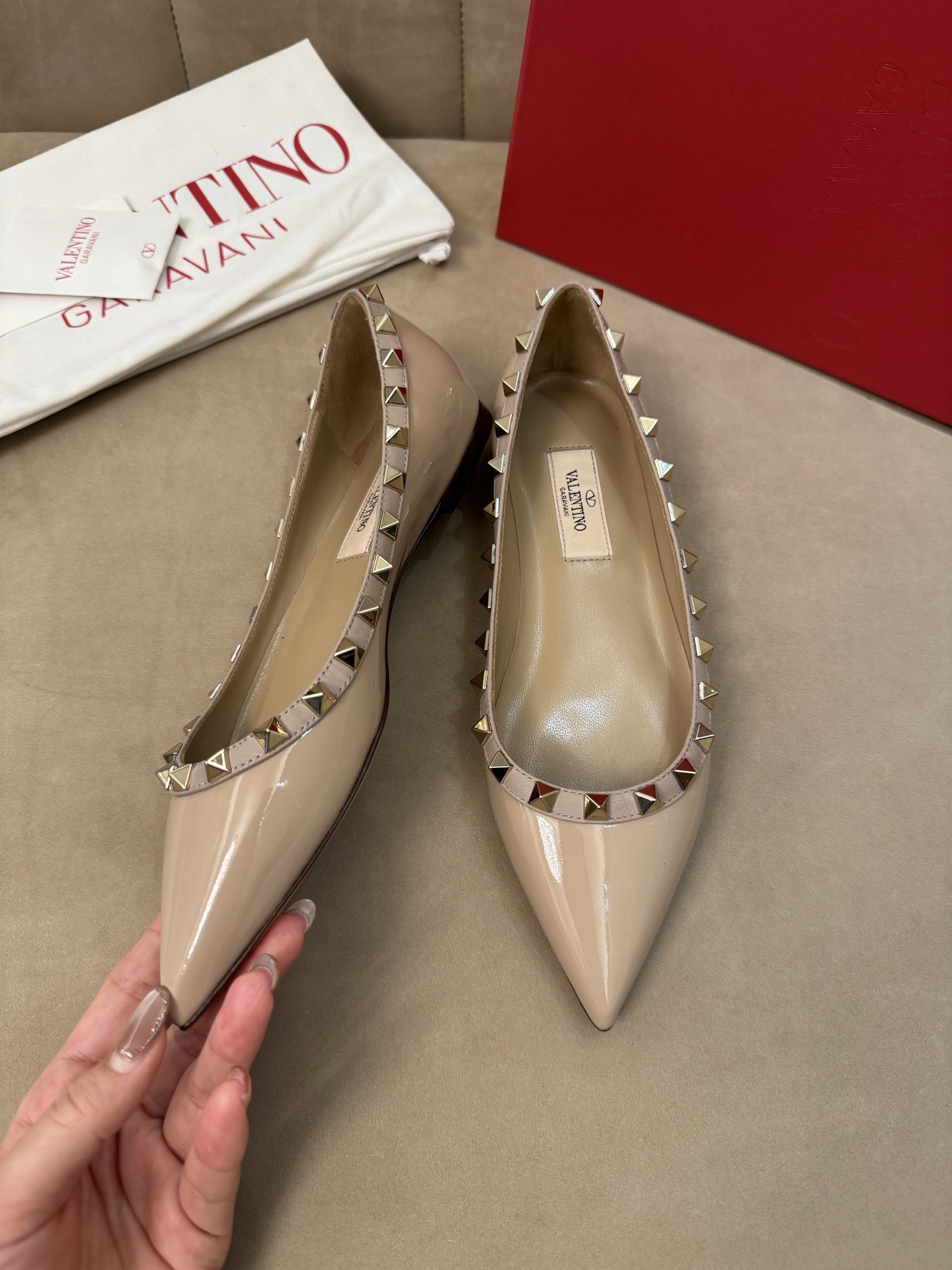 Patent Rockstud Flat