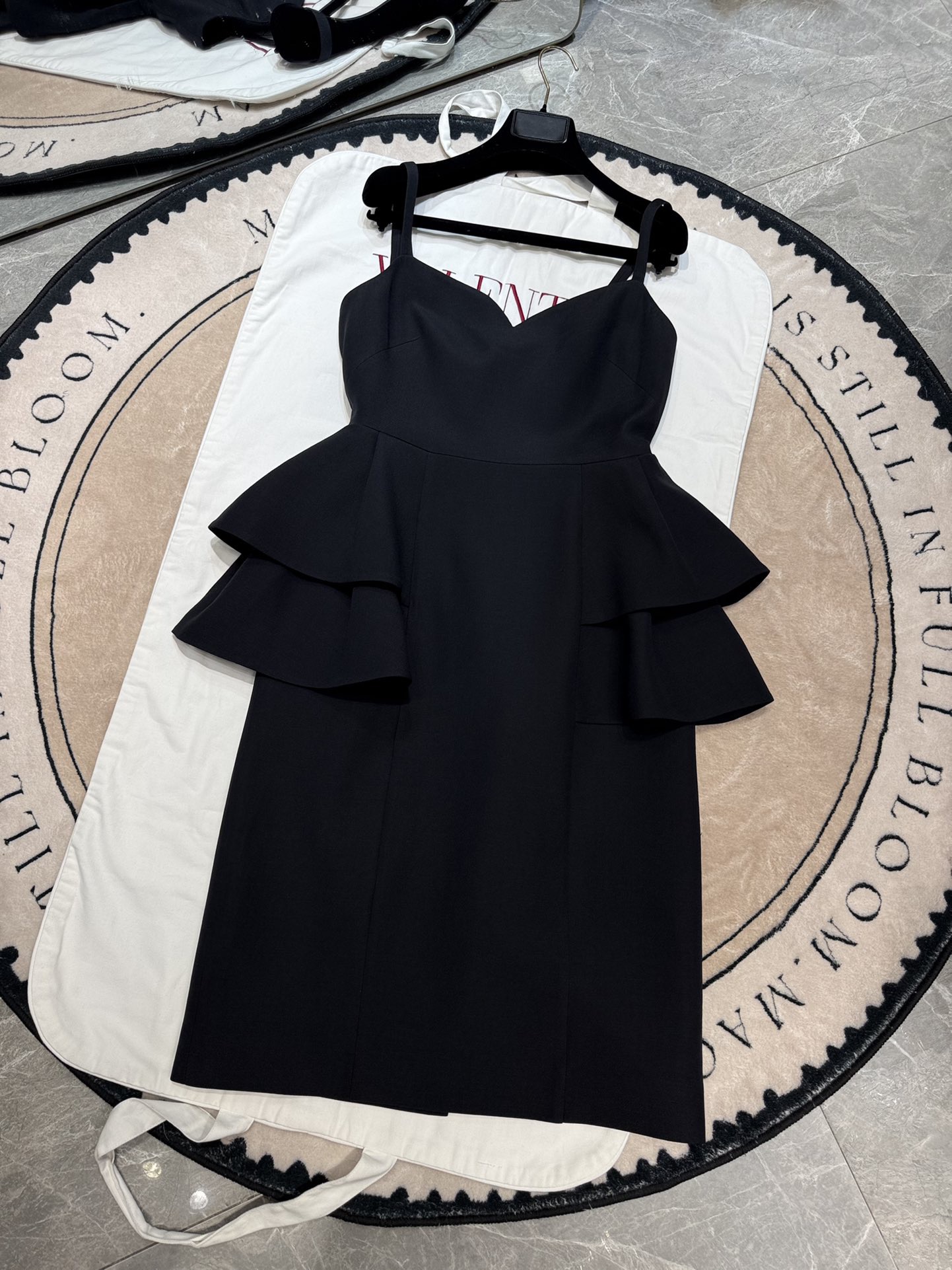 DRESS