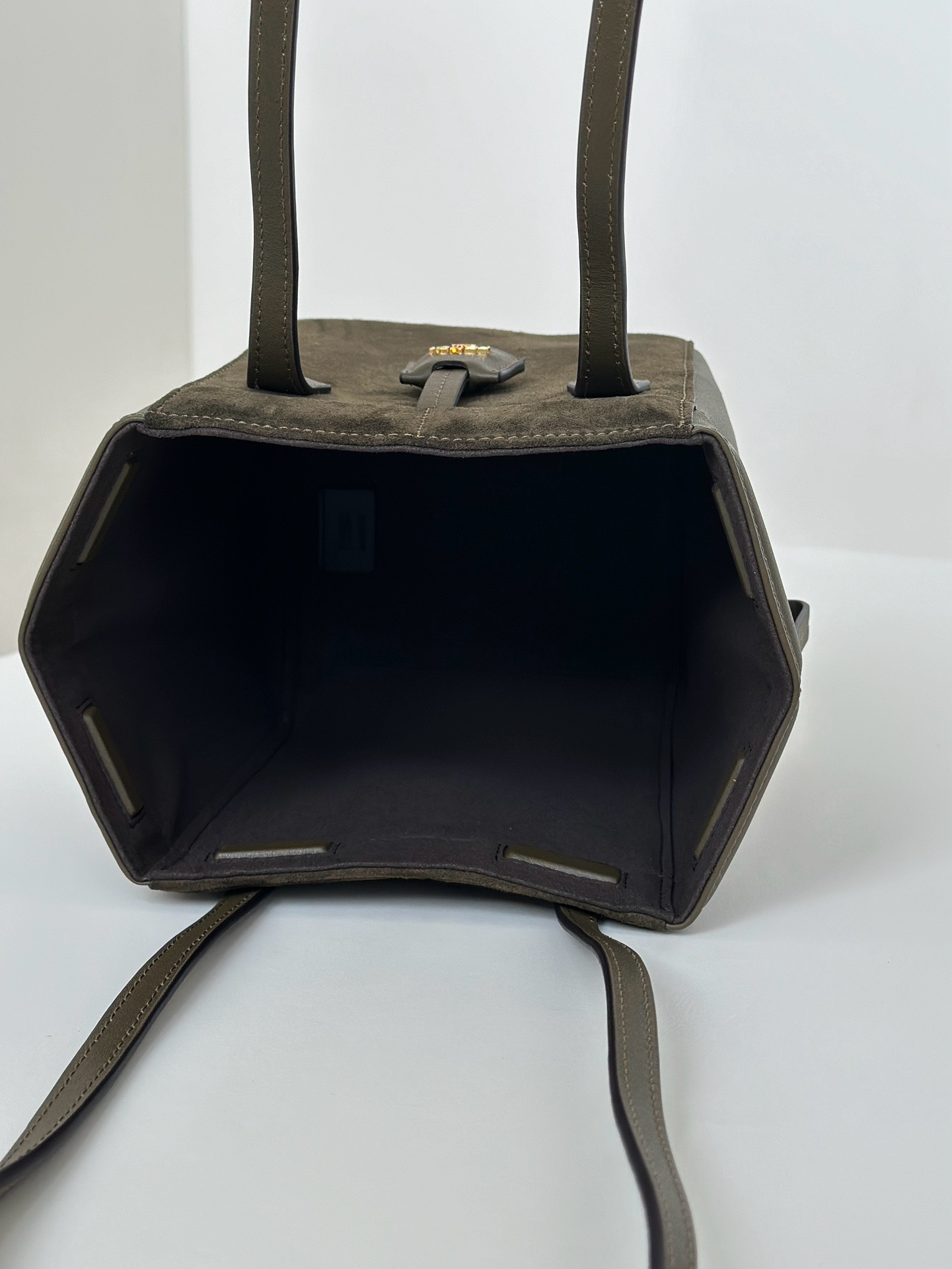 15x15x19 - Image 8