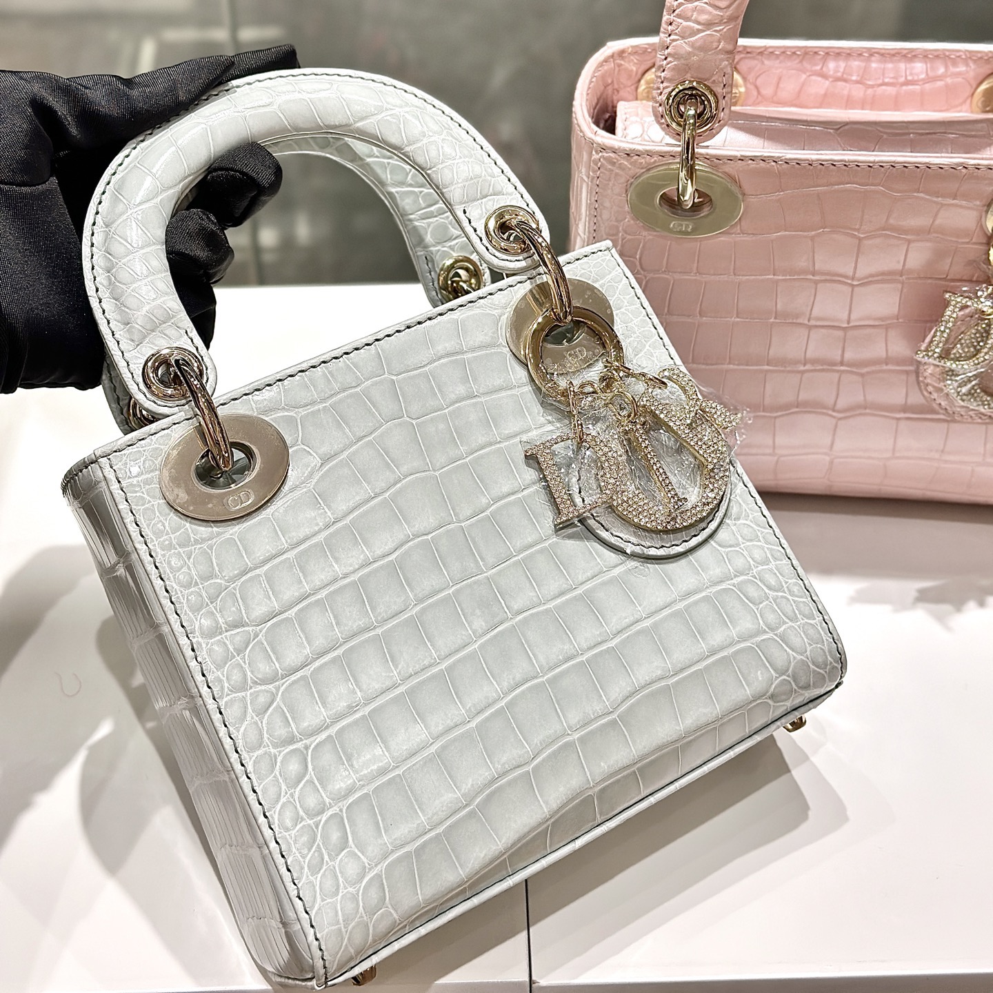 CROCODILE LEATHER 