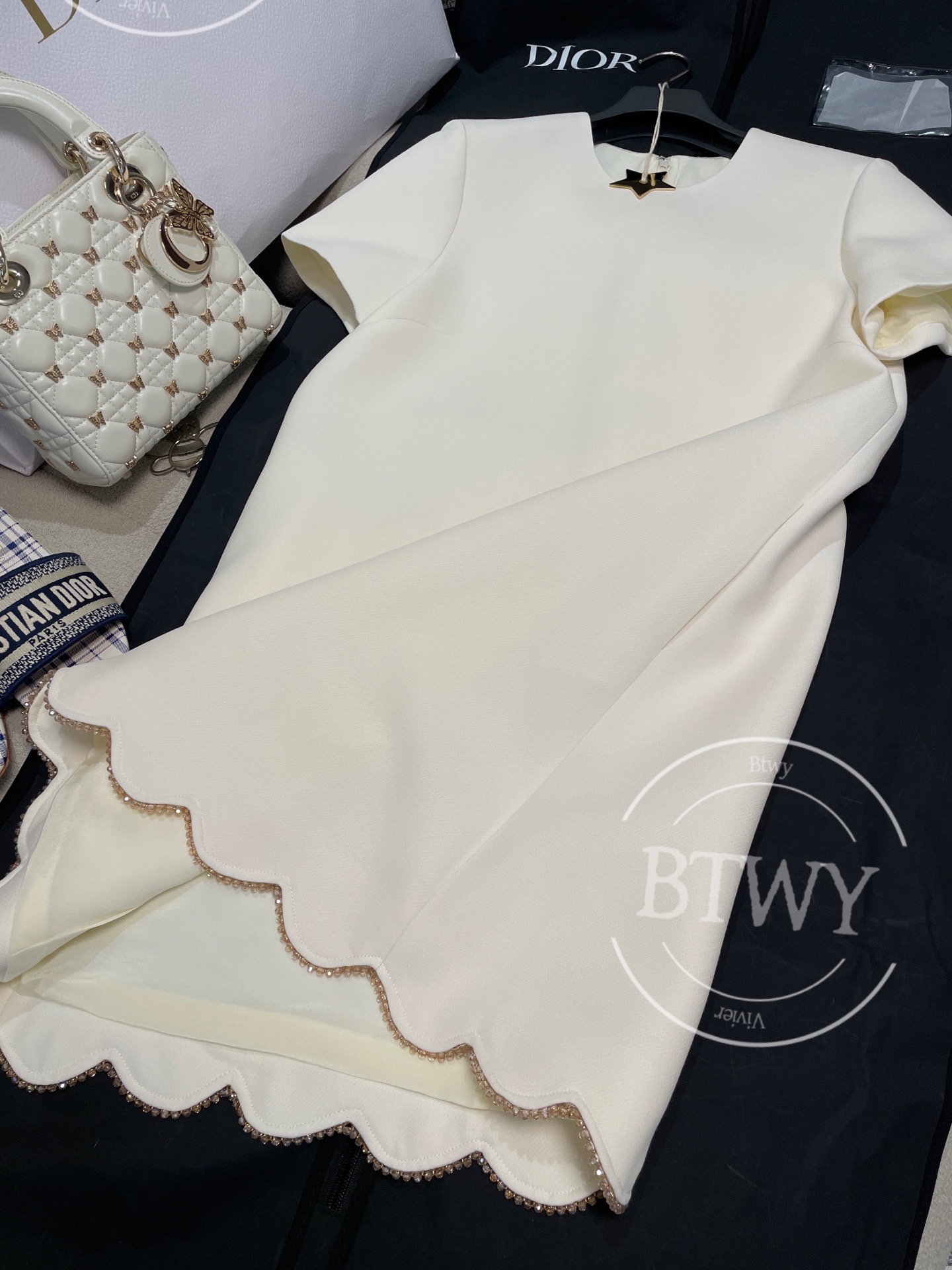 DRESS - Image 2