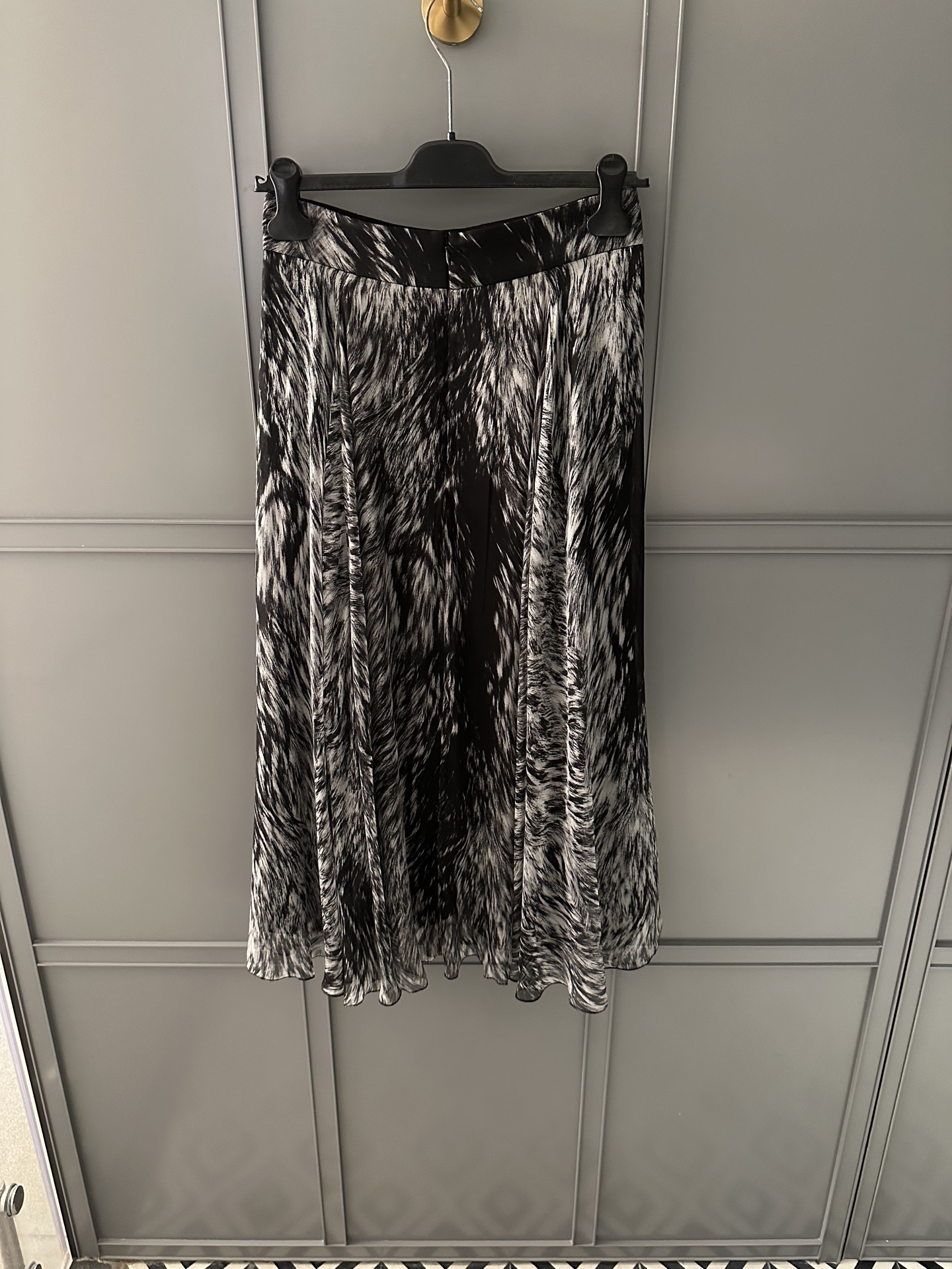 SKIRT - Image 3