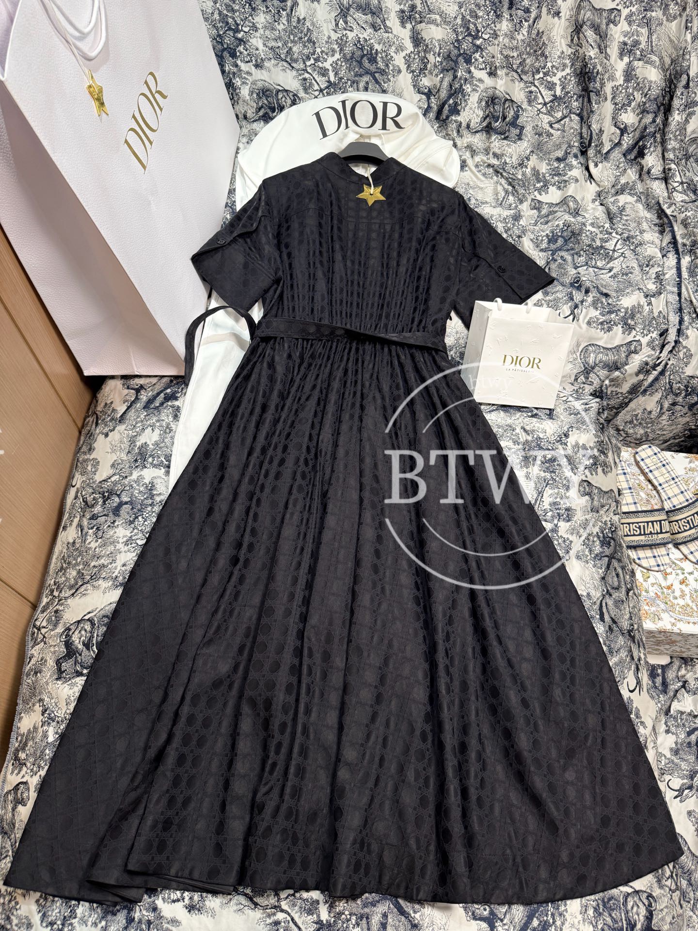 DRESS - Image 5