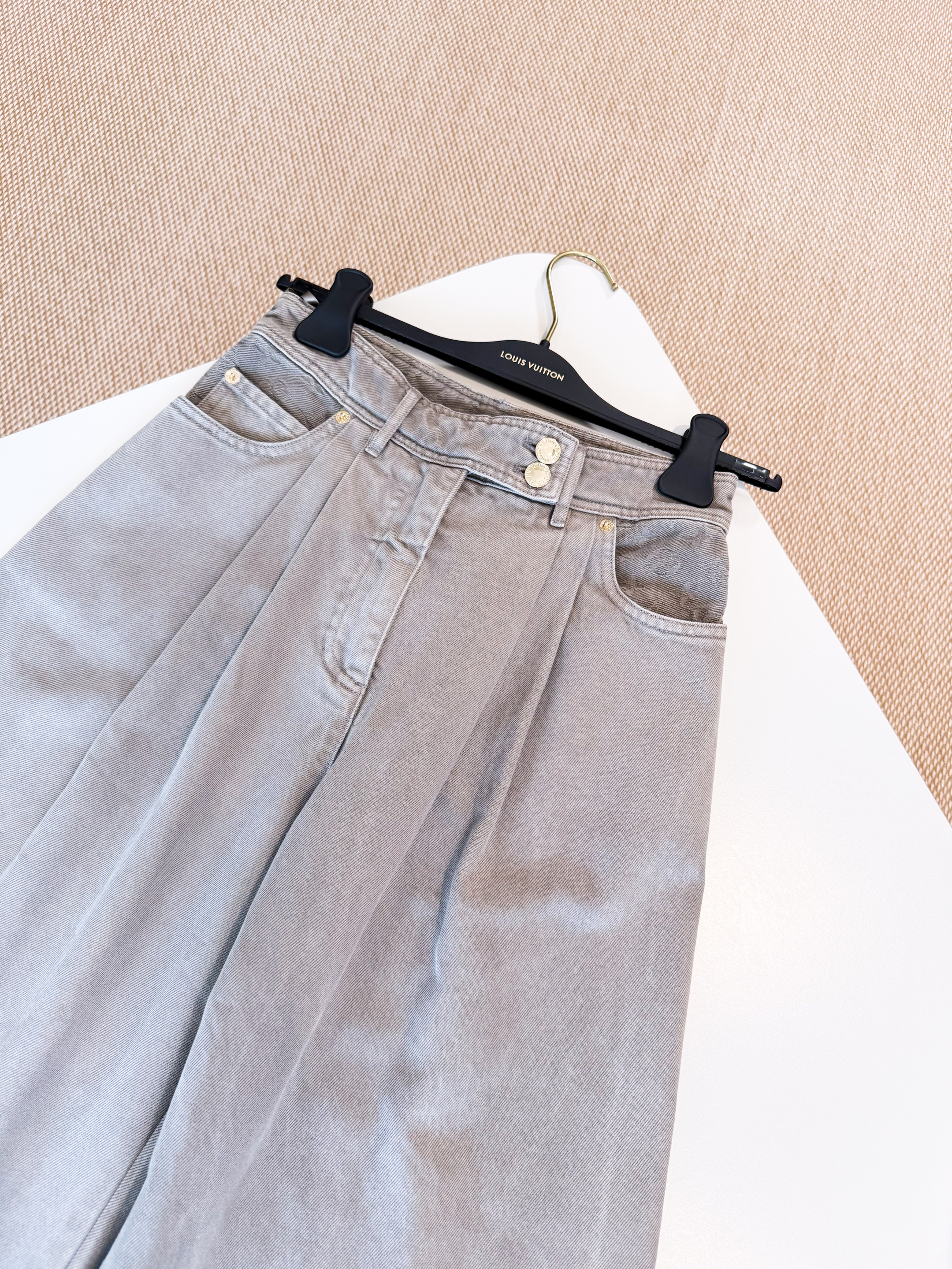 JEANS  - Image 2
