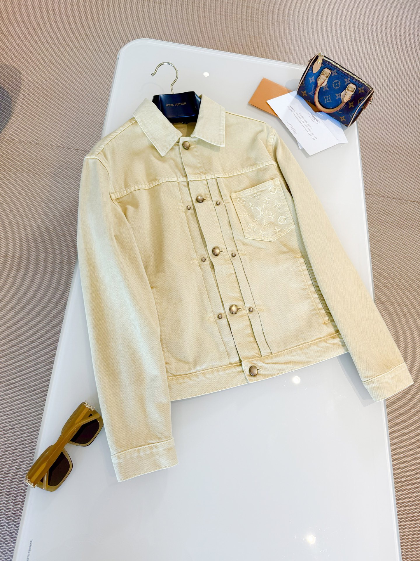 JACKET 