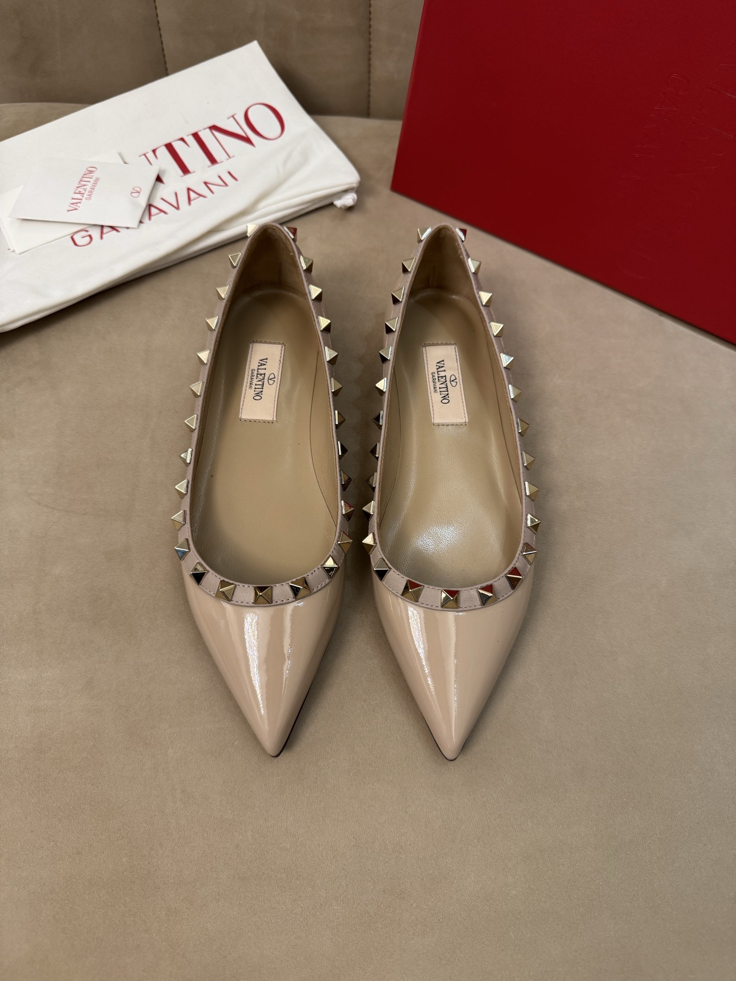 Patent Rockstud Flat