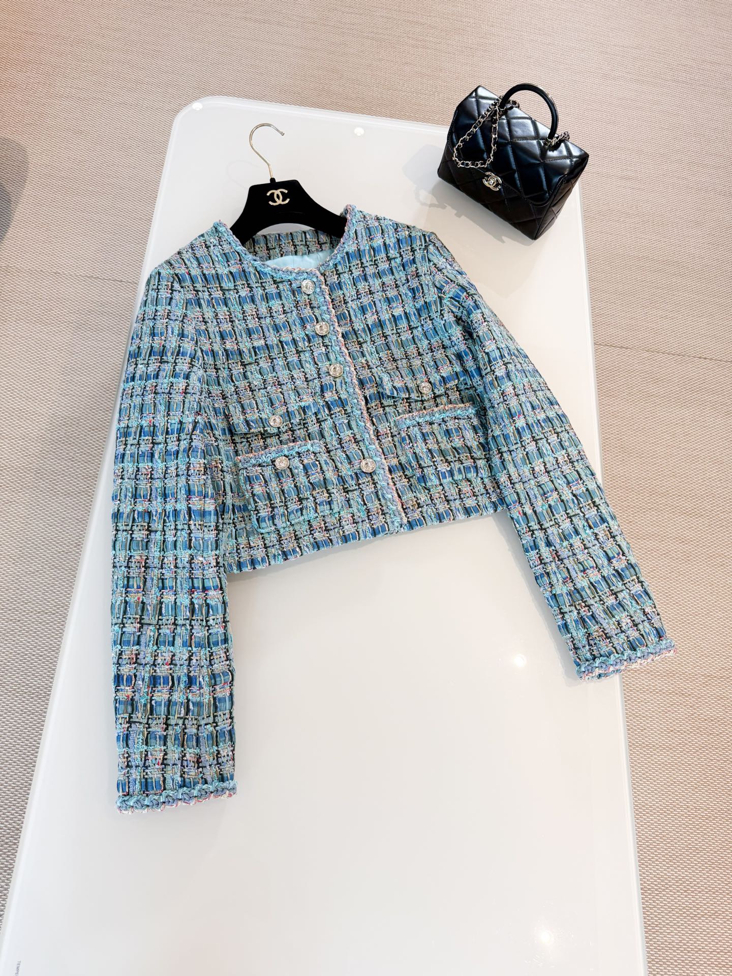 JACKET 