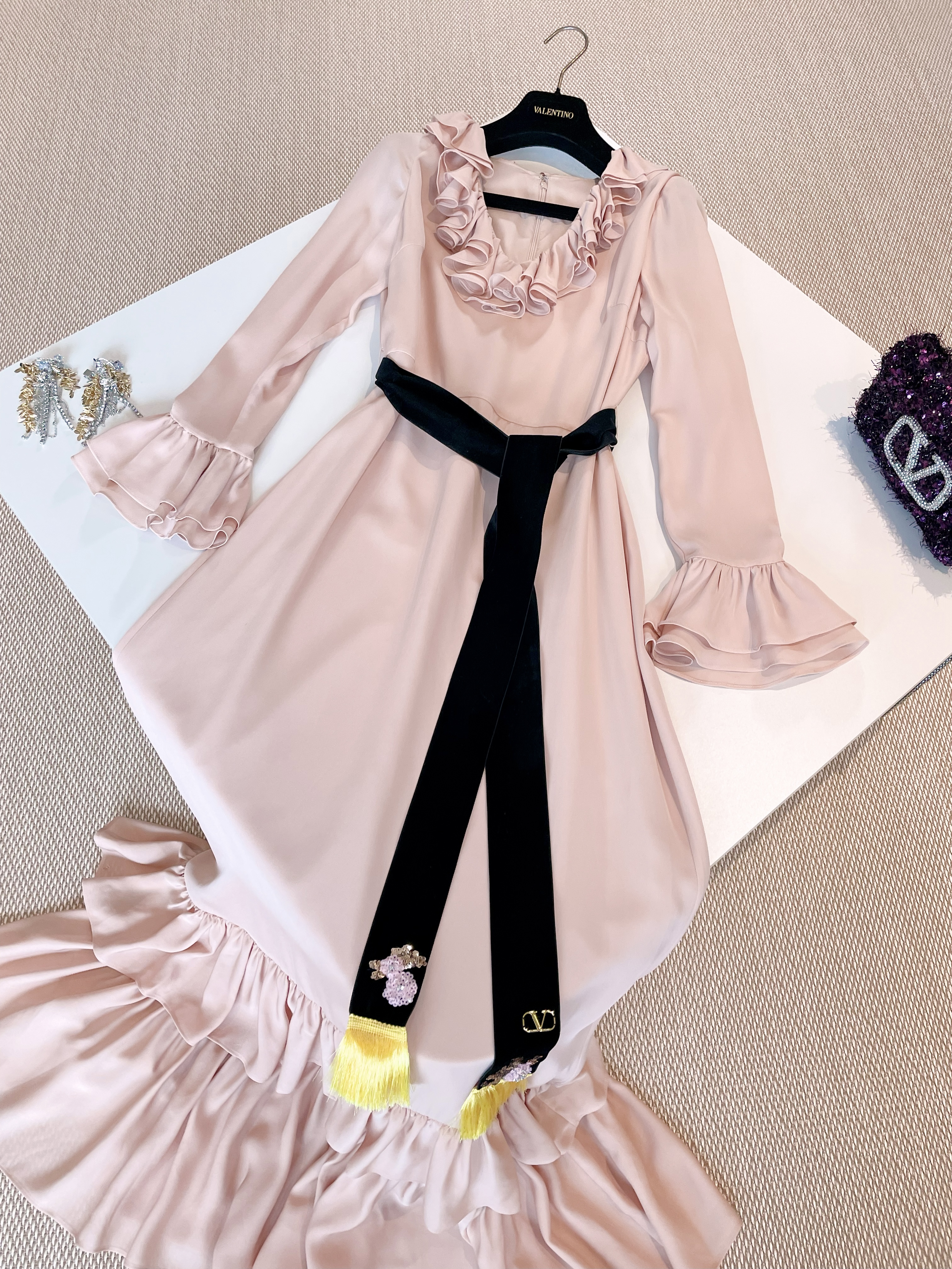DRESS